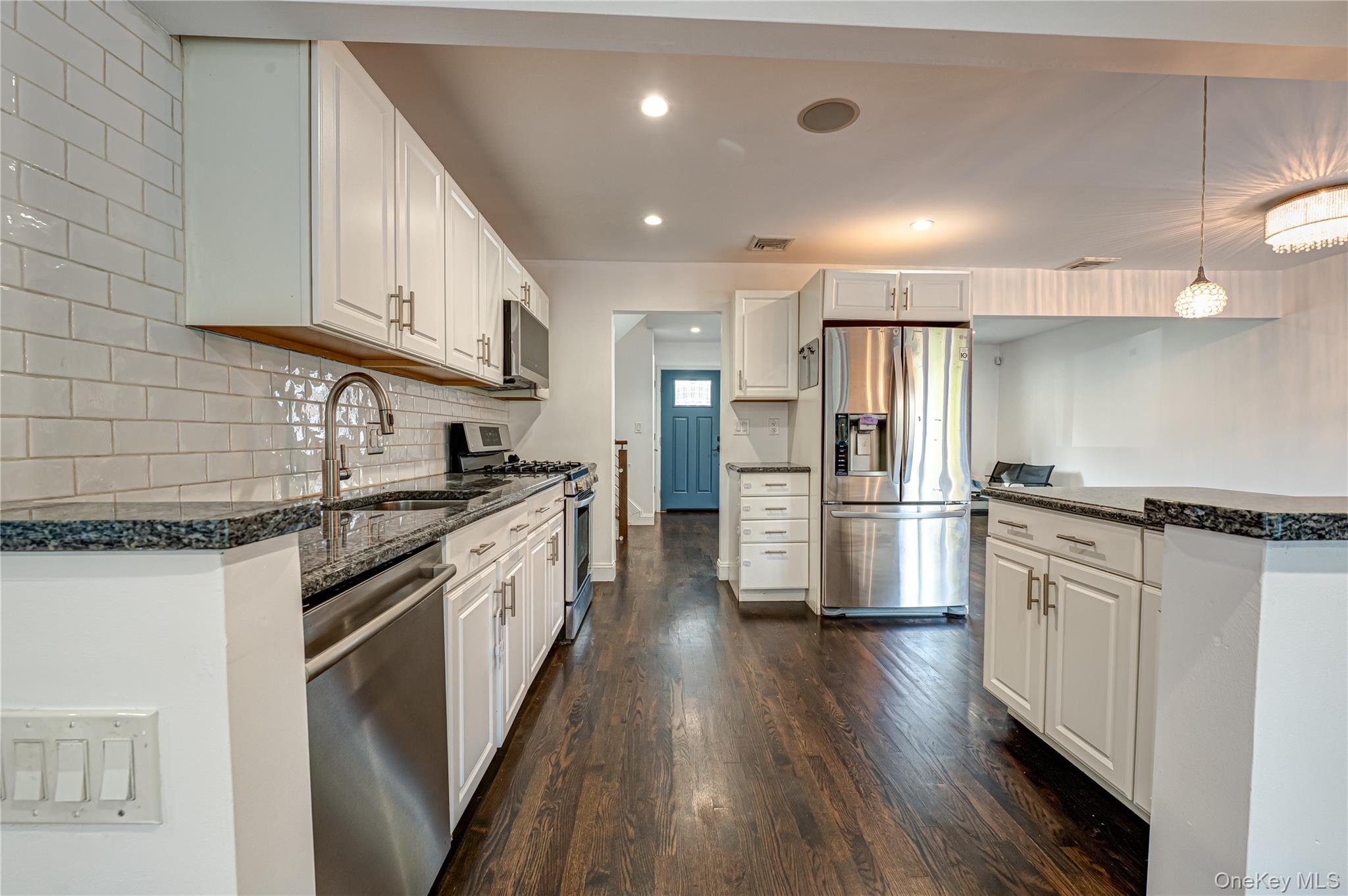 11 Dwight Circle, Commack, NY 11725