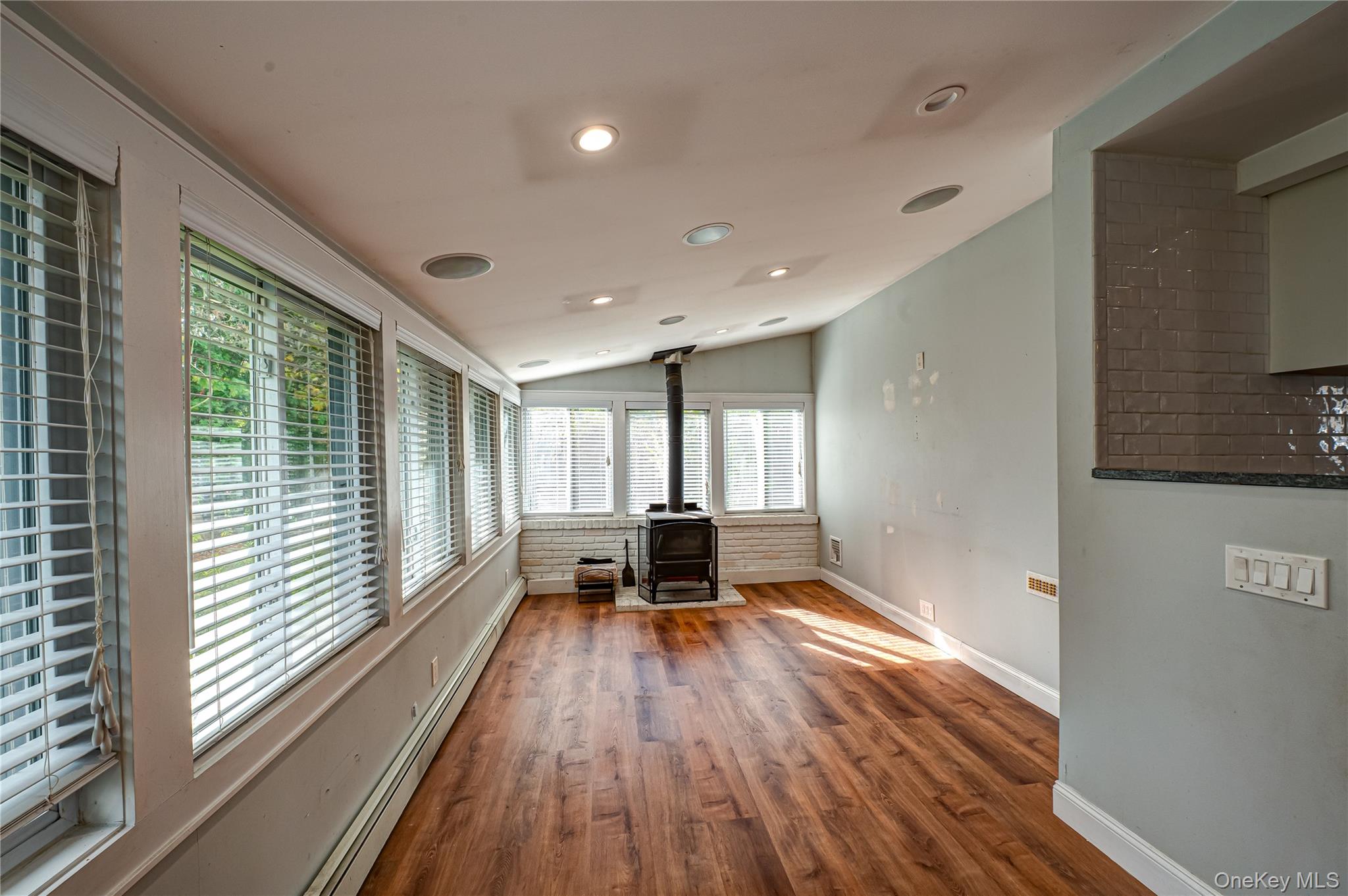 11 Dwight Circle, Commack, NY 11725