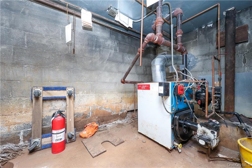 5813 4th Avenue, Brooklyn, NY 11220