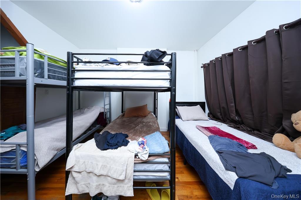 5813 4th Avenue, Brooklyn, NY 11220