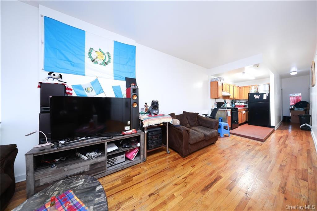 5813 4th Avenue, Brooklyn, NY 11220