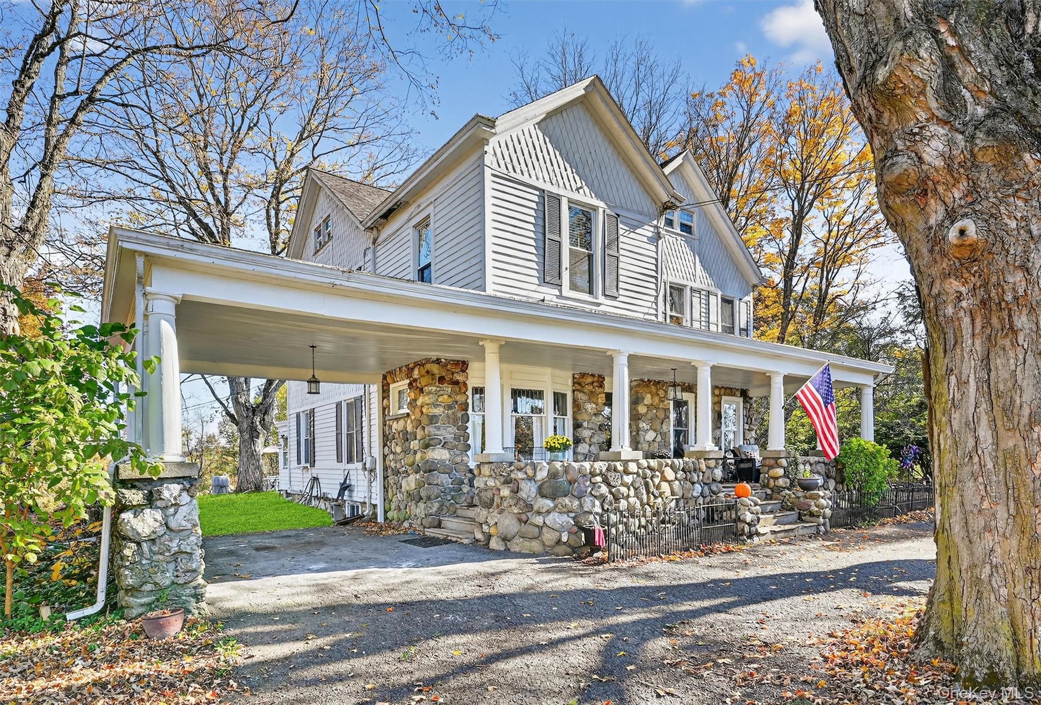 214 State Route 32 S, New Paltz, NY 12561