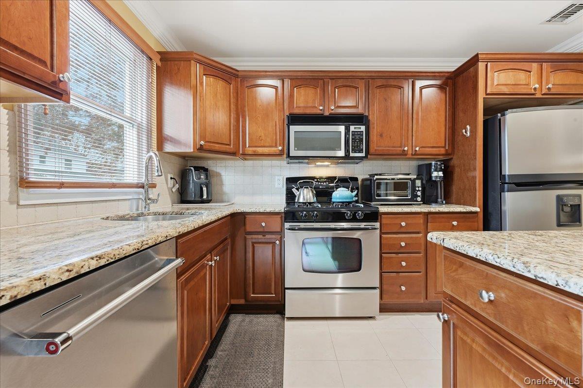 2202 Beech Street, Wantagh, NY 11793