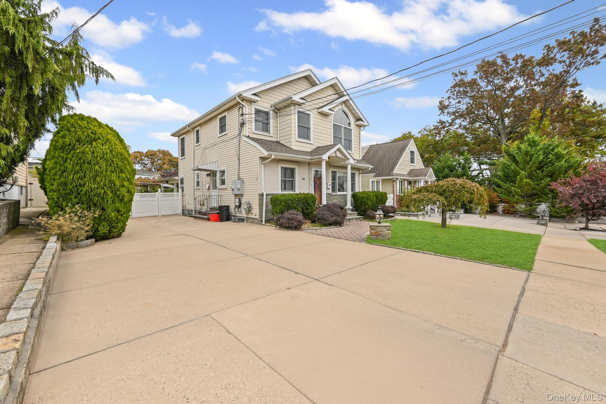 850 First Avenue, Franklin Square, NY 11010