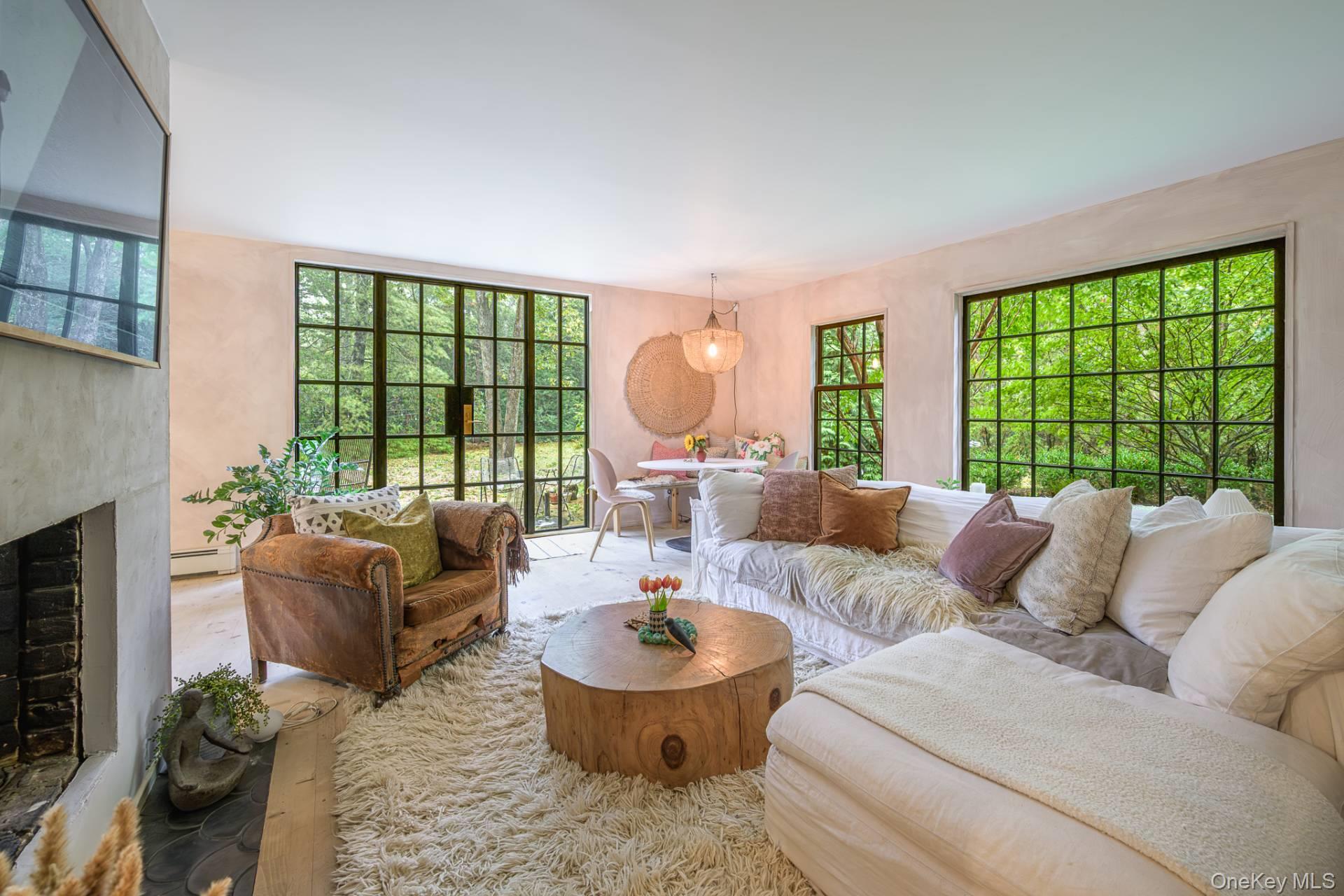 65 Sandra Road, East Hampton, NY 11937