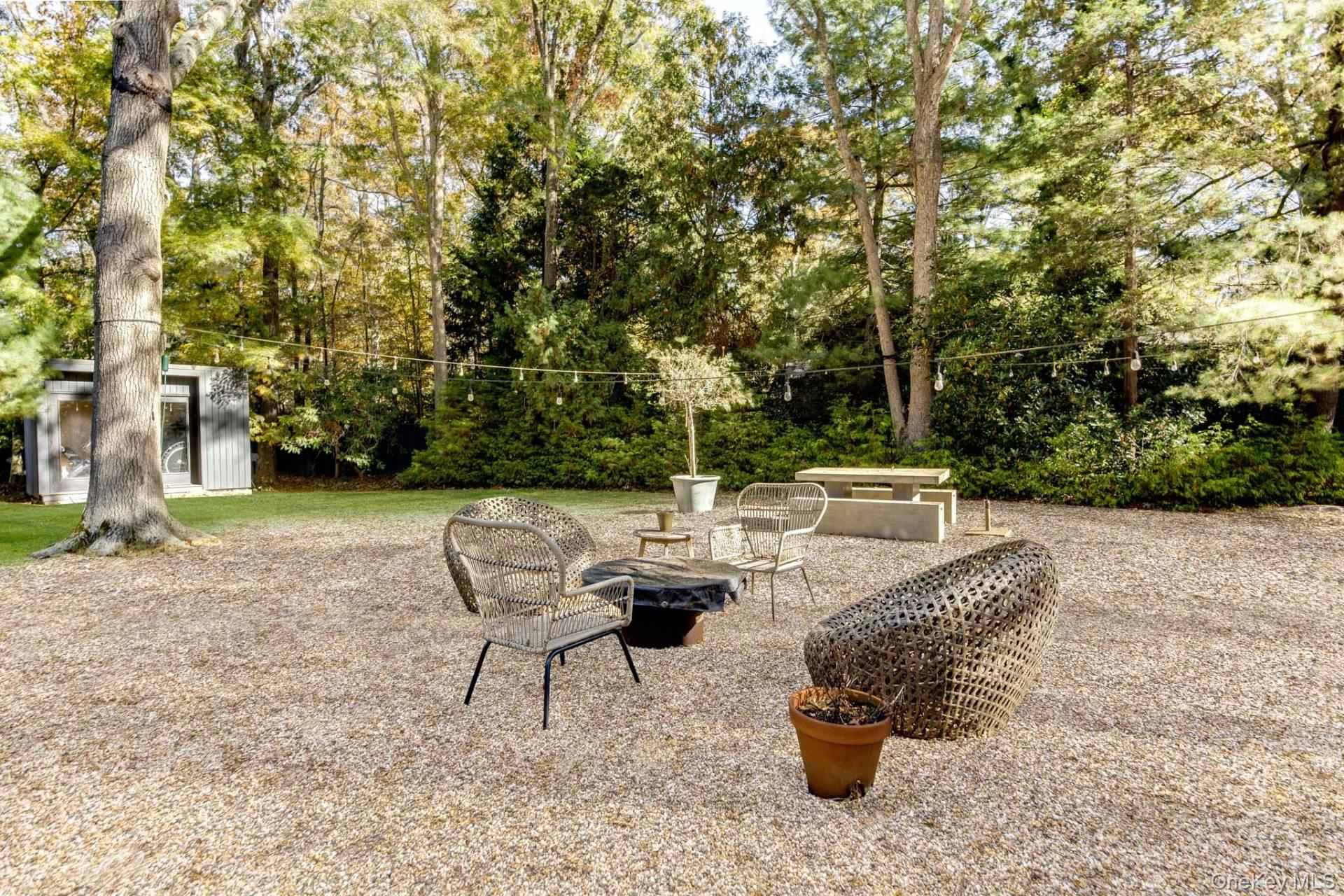 65 Sandra Road, East Hampton, NY 11937