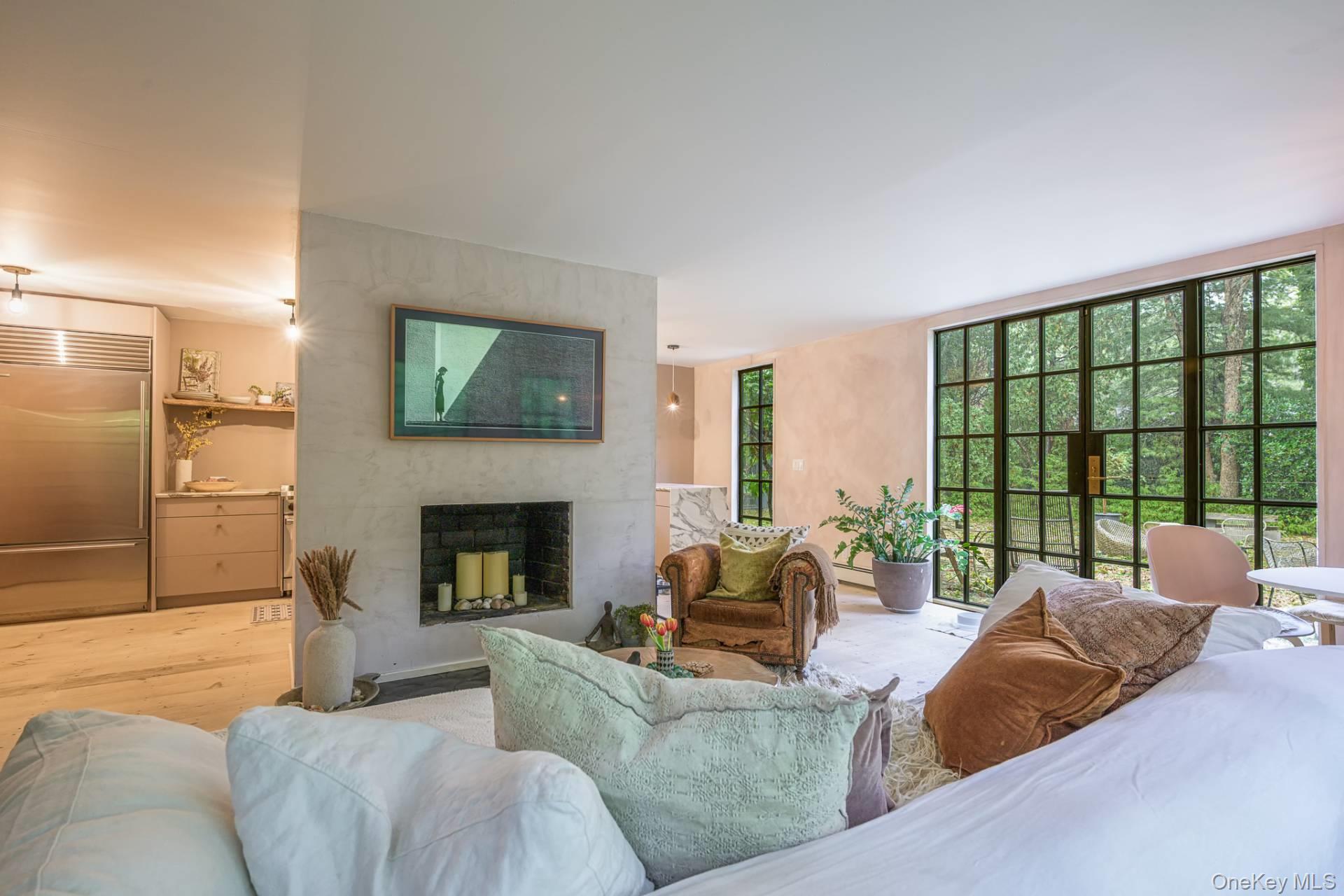 65 Sandra Road, East Hampton, NY 11937