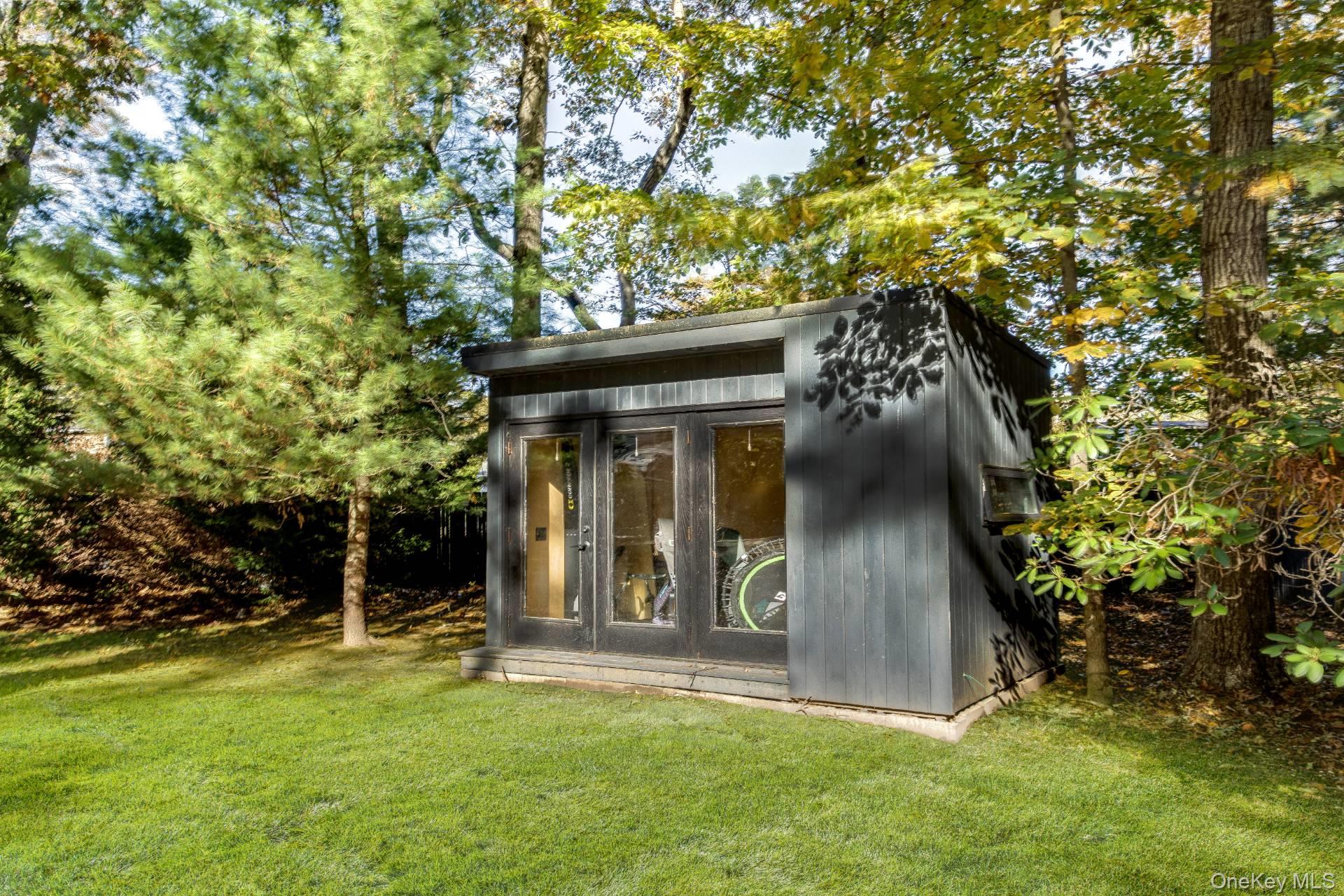 65 Sandra Road, East Hampton, NY 11937