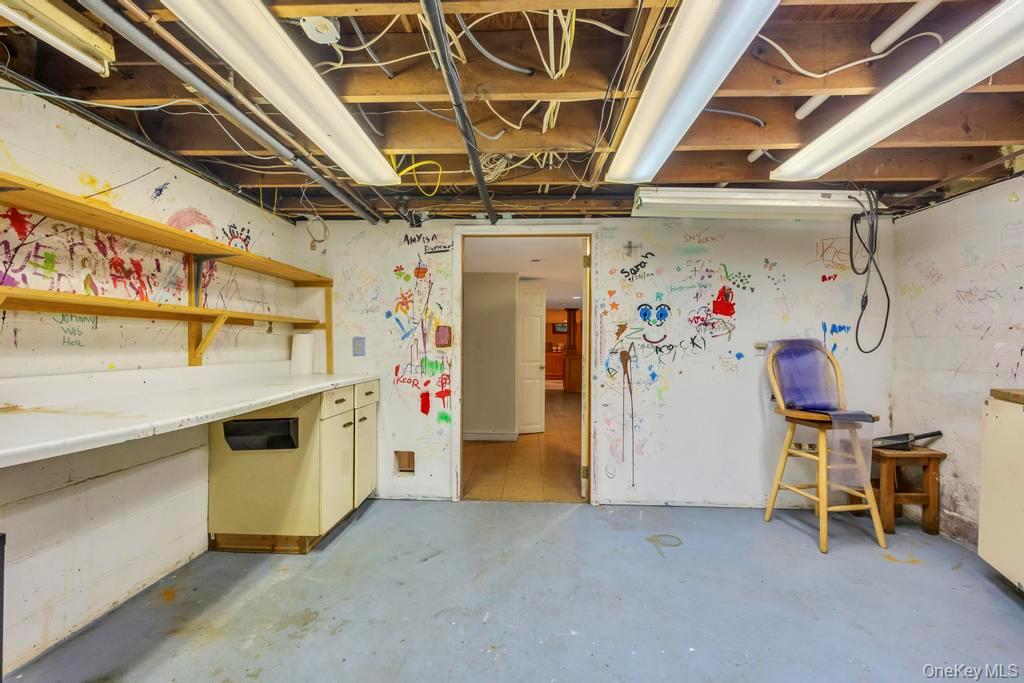 89 Van Brunt Manor Road, Setauket, NY 11733