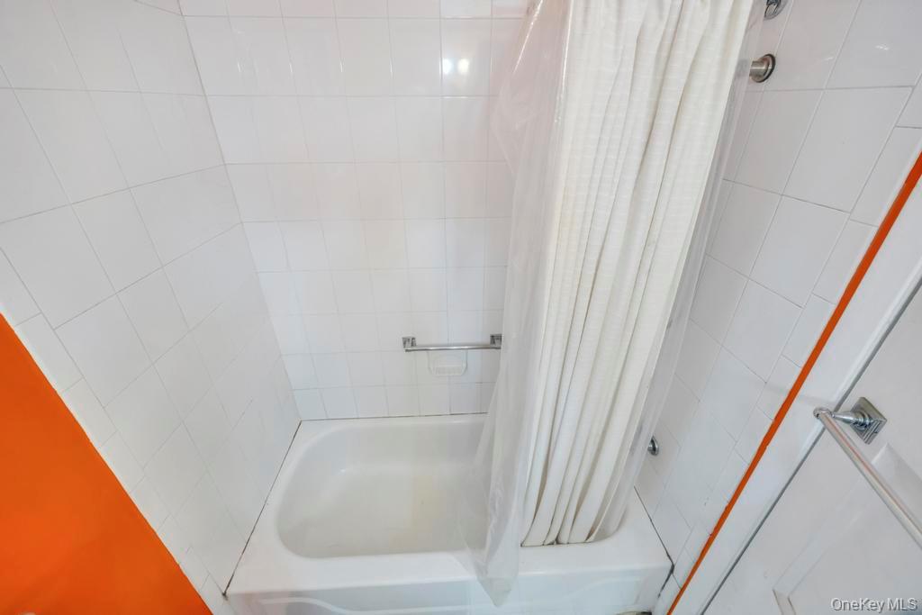 89 Van Brunt Manor Road, Setauket, NY 11733