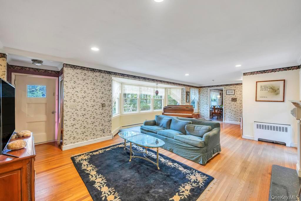 89 Van Brunt Manor Road, Setauket, NY 11733