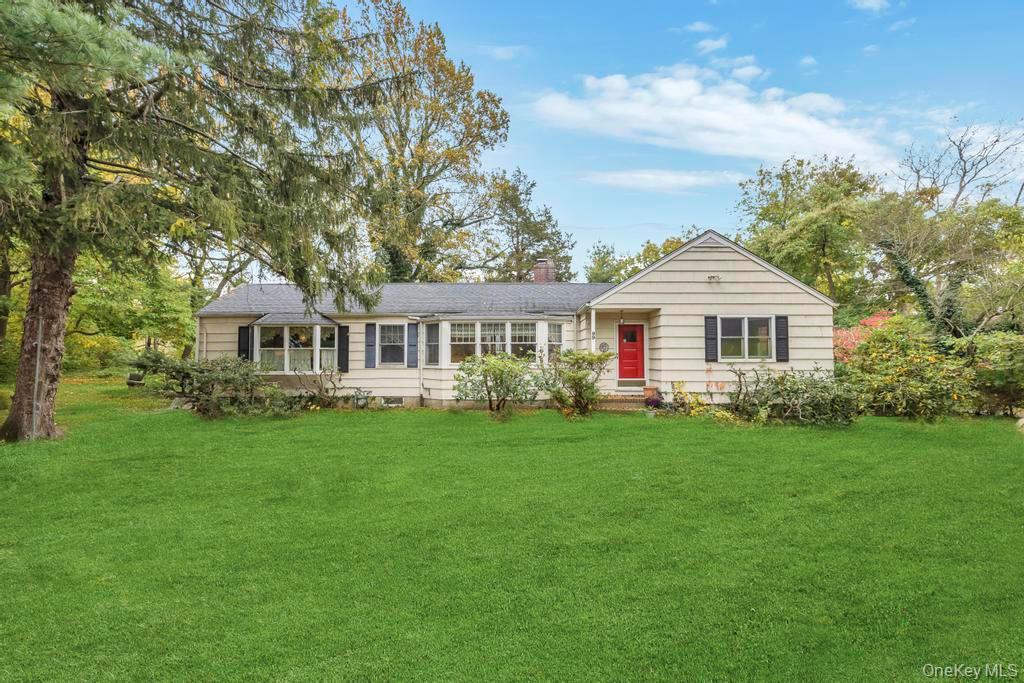 89 Van Brunt Manor Road, Setauket, NY 11733