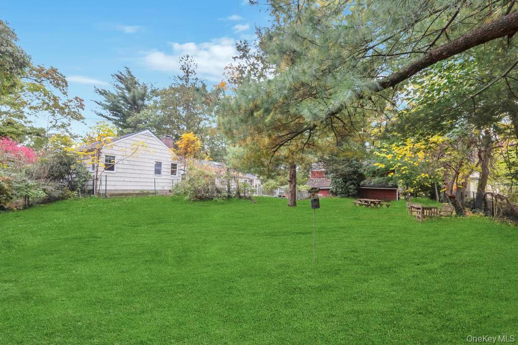 89 Van Brunt Manor Road, Setauket, NY 11733