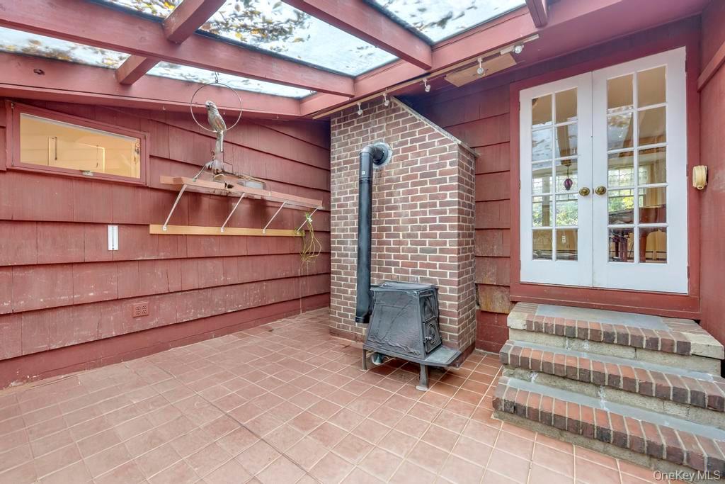 89 Van Brunt Manor Road, Setauket, NY 11733