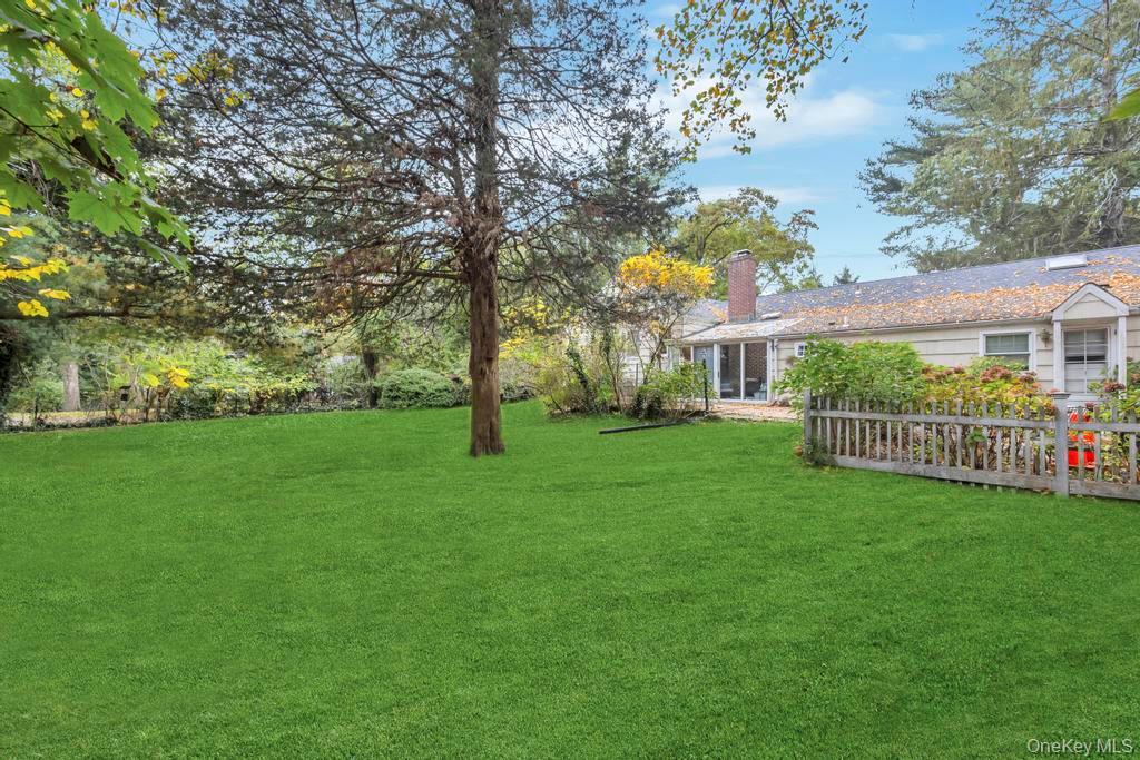 89 Van Brunt Manor Road, Setauket, NY 11733