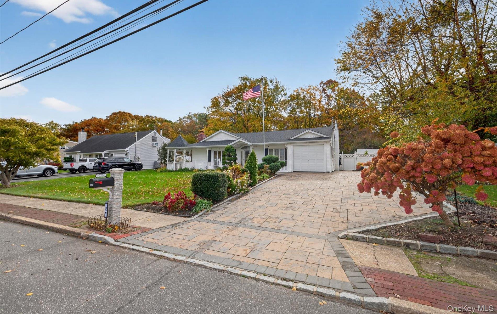 356 8th Street, Bohemia, NY 11716