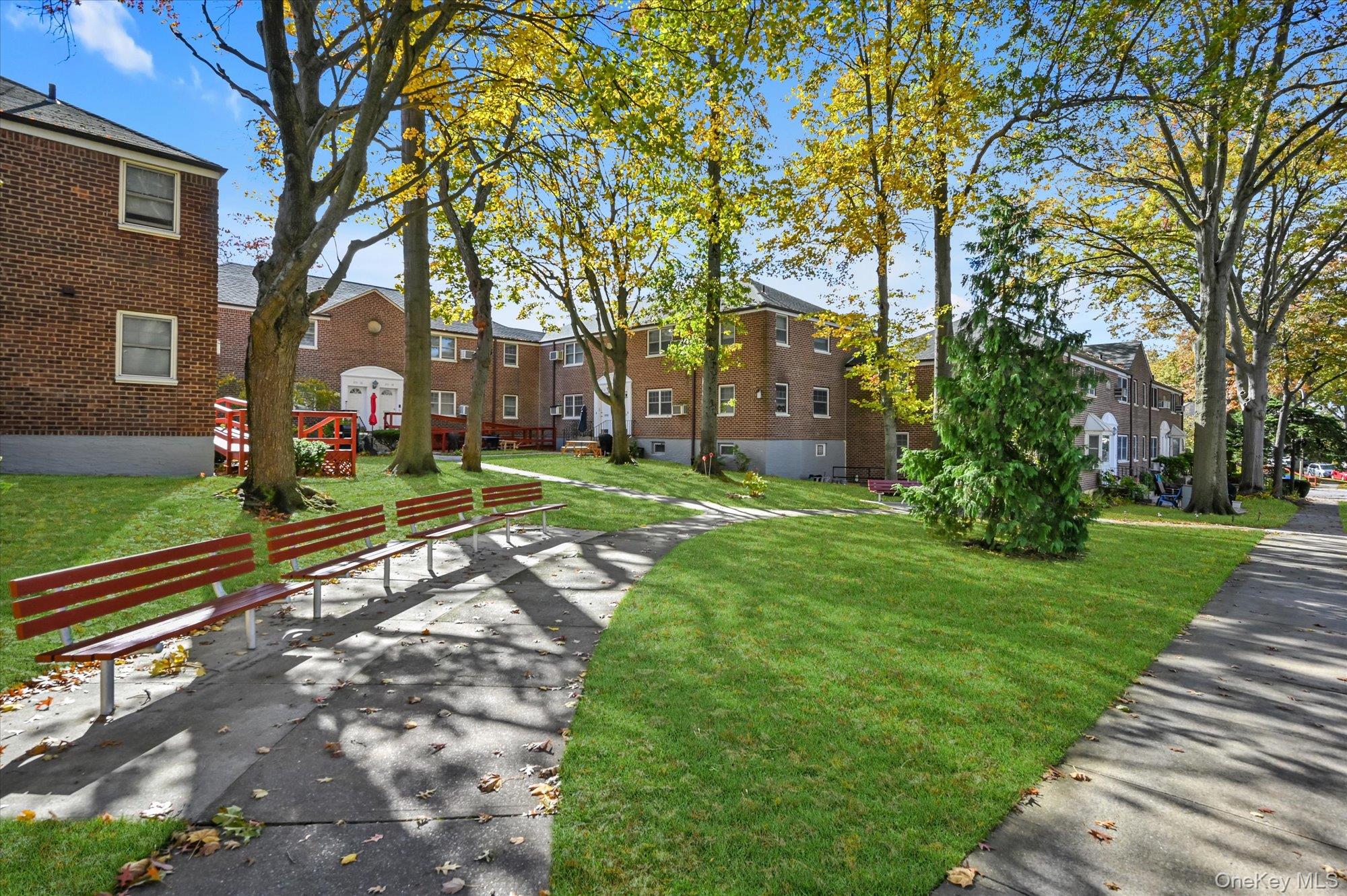 251-16 60th Avenue # 5A, Little Neck, NY 11362