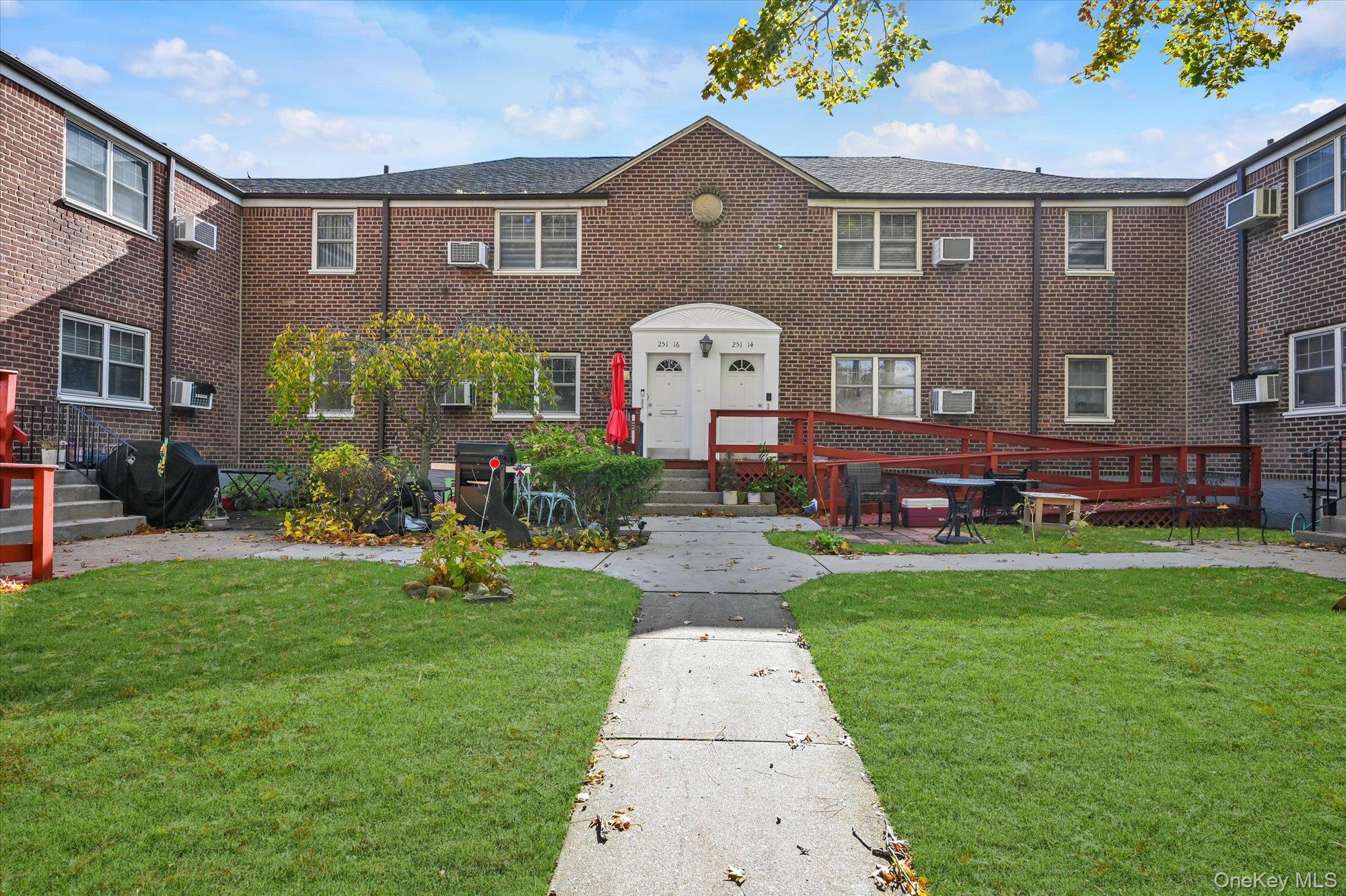 251-16 60th Avenue # 5A, Little Neck, NY 11362