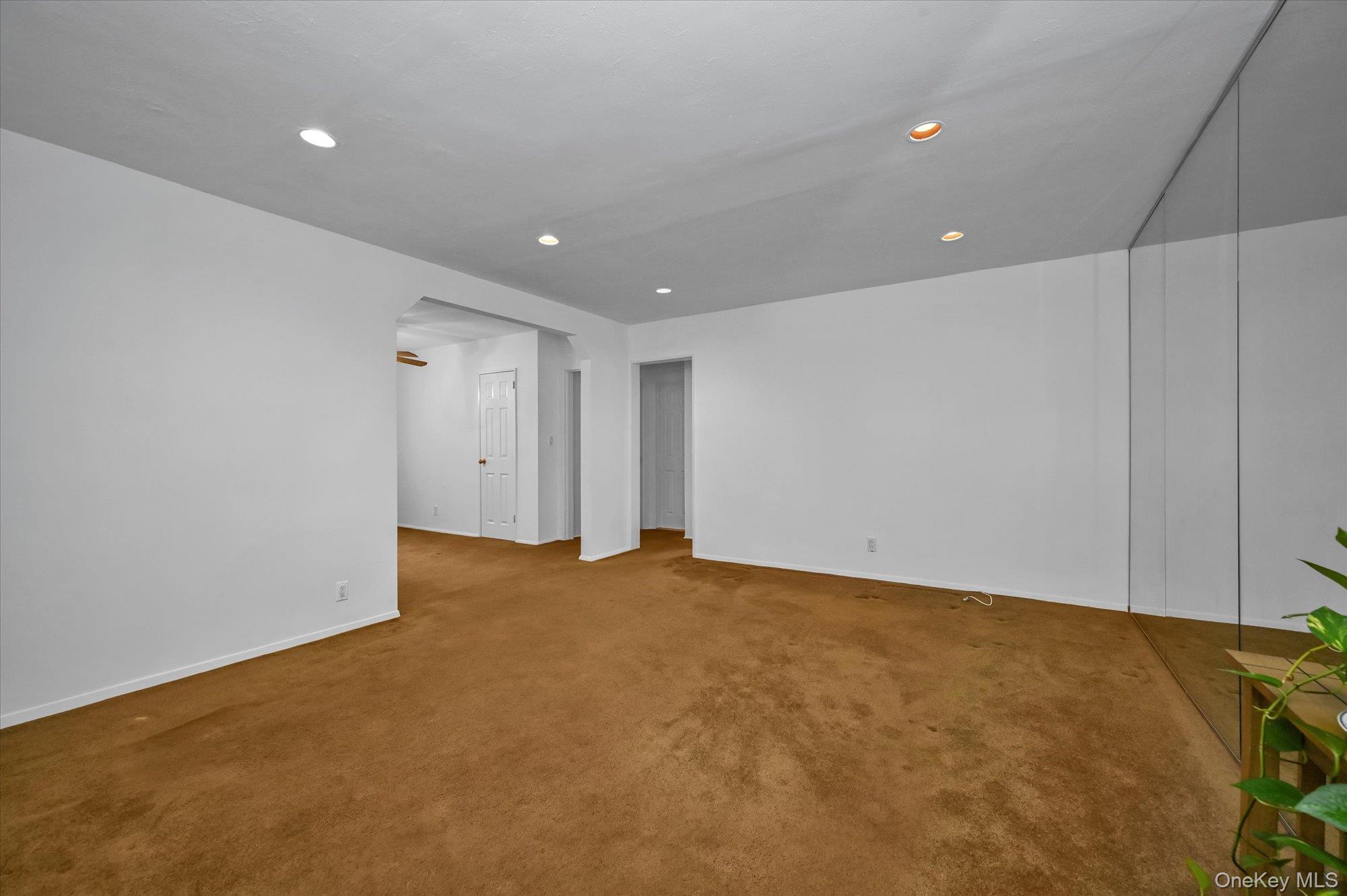 251-16 60th Avenue # 5A, Little Neck, NY 11362