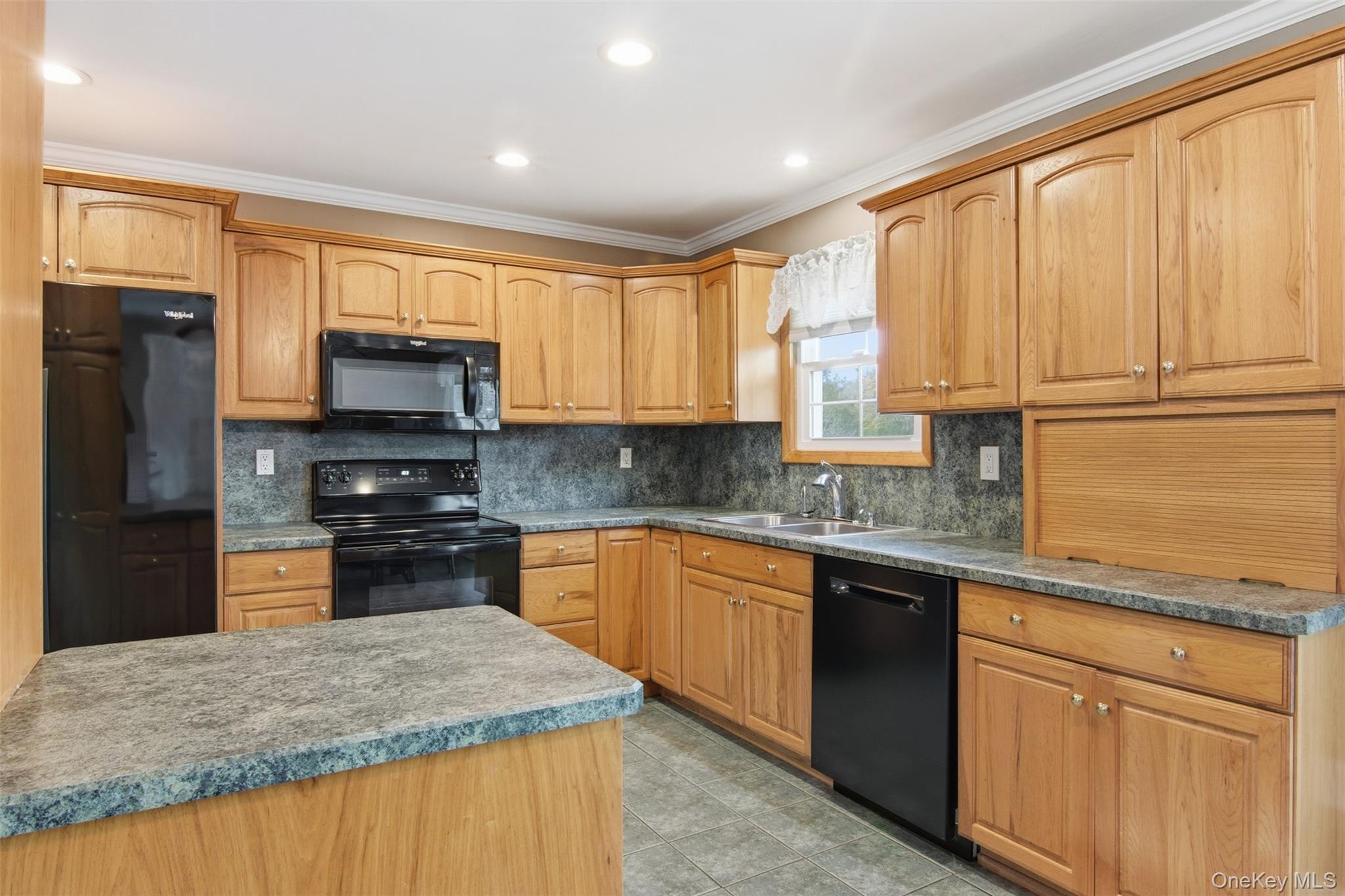 143 Jamaica Avenue, Medford, NY 11763