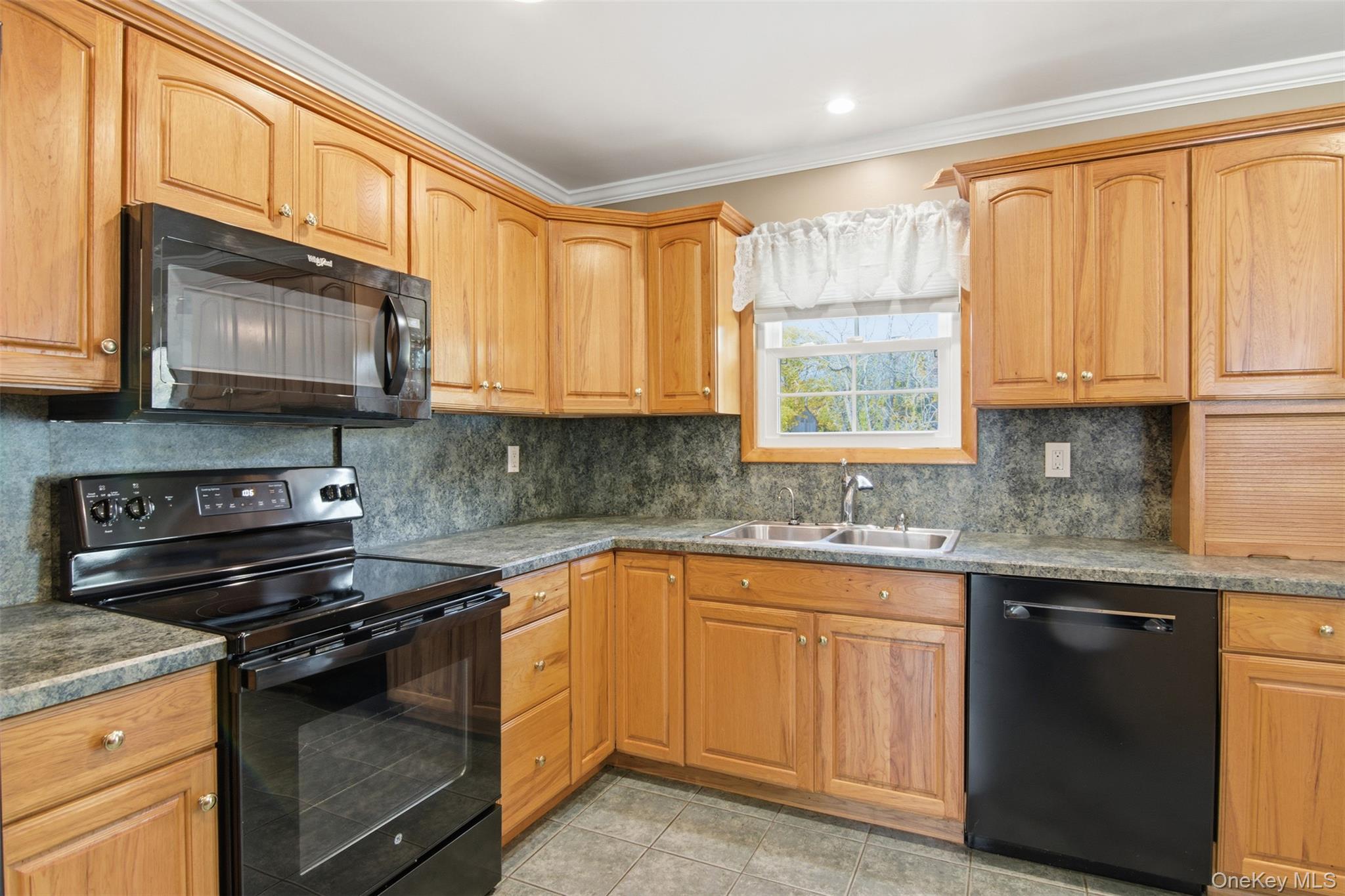 143 Jamaica Avenue, Medford, NY 11763