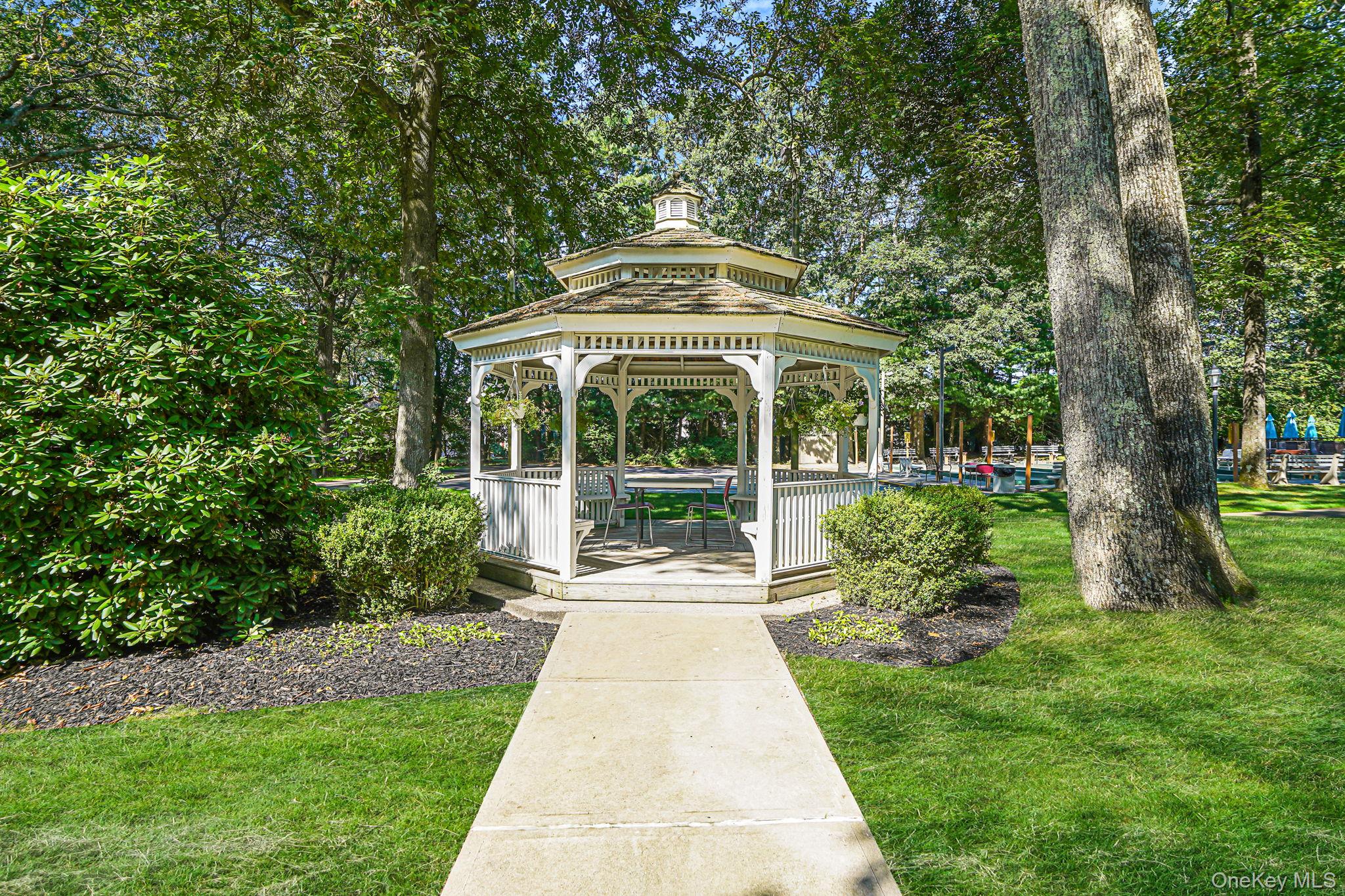 202 Belfast Lane, Ridge, NY 11961