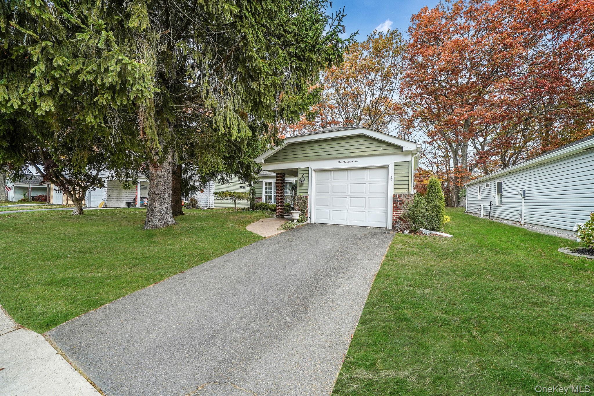 202 Belfast Lane, Ridge, NY 11961