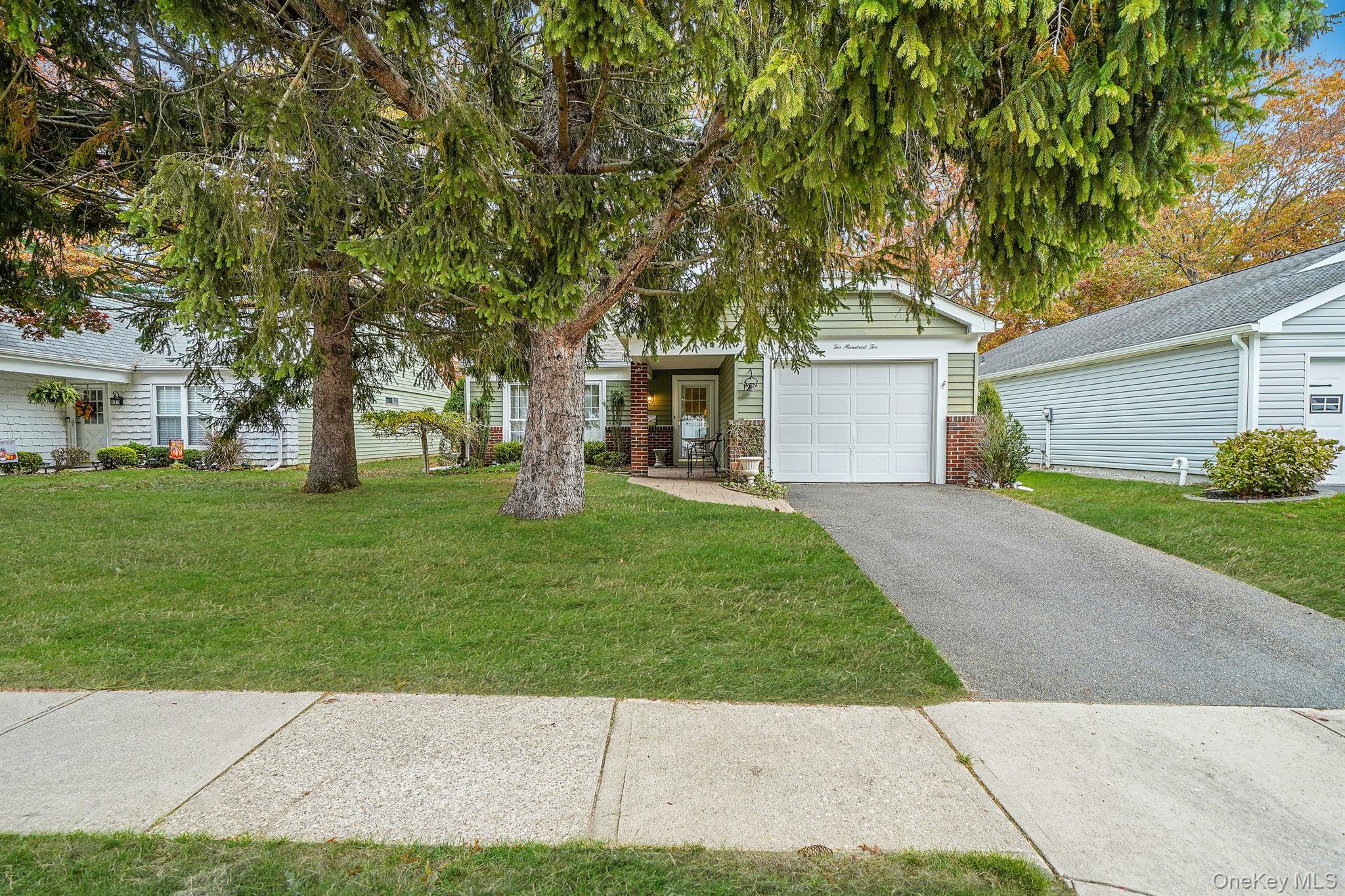 202 Belfast Lane, Ridge, NY 11961