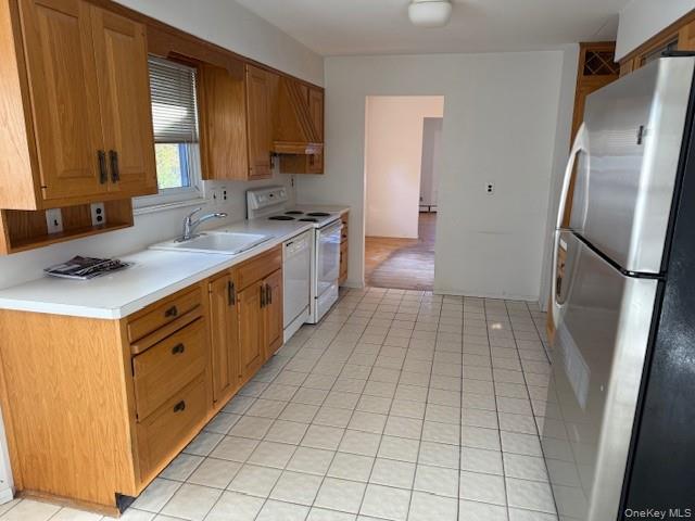 19 Carriage Road, Roslyn, NY 11576