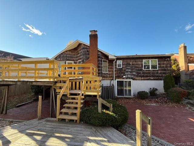 19 Carriage Road, Roslyn, NY 11576