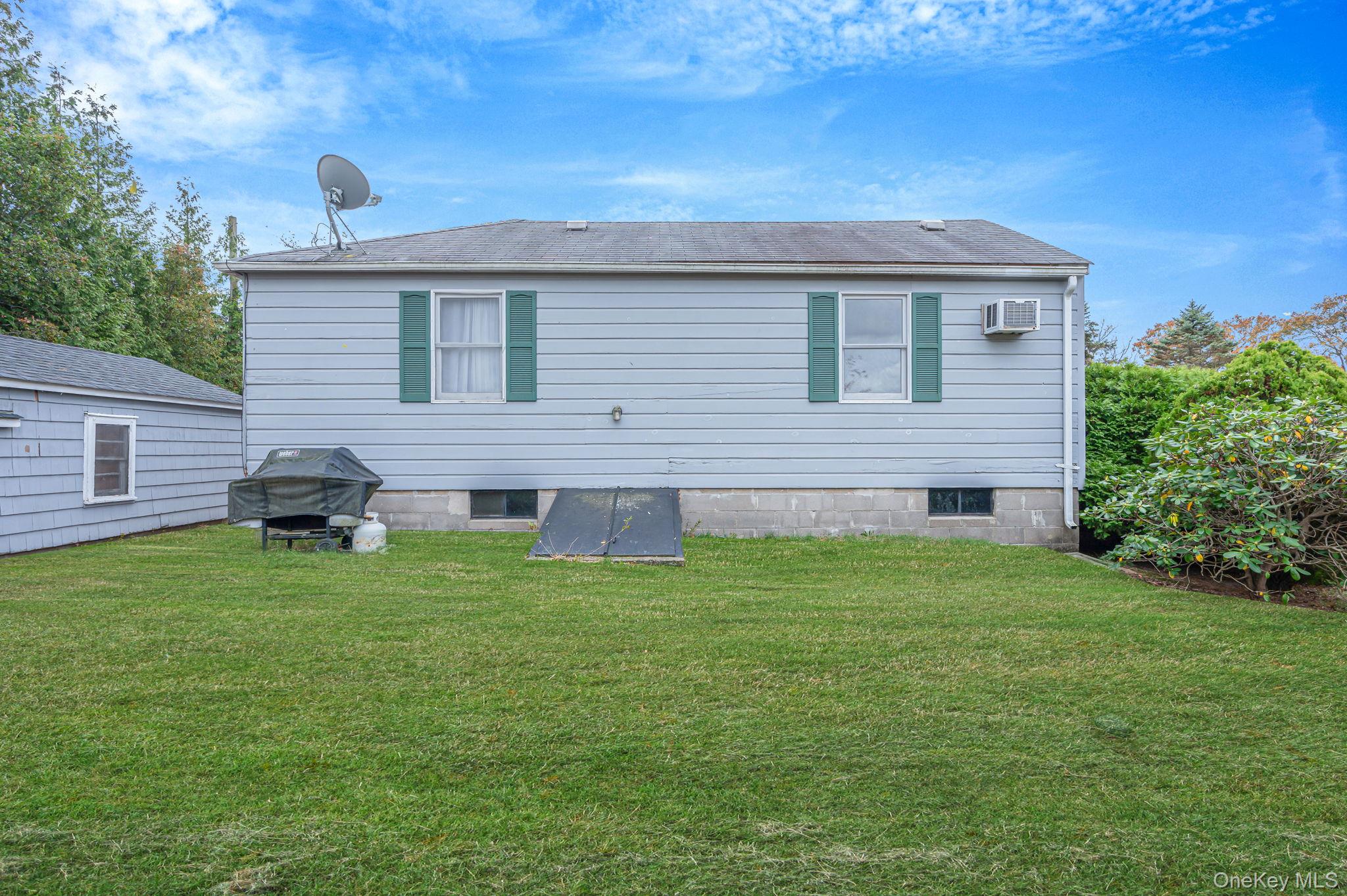 305 Terry Road, Smithtown, NY 11787