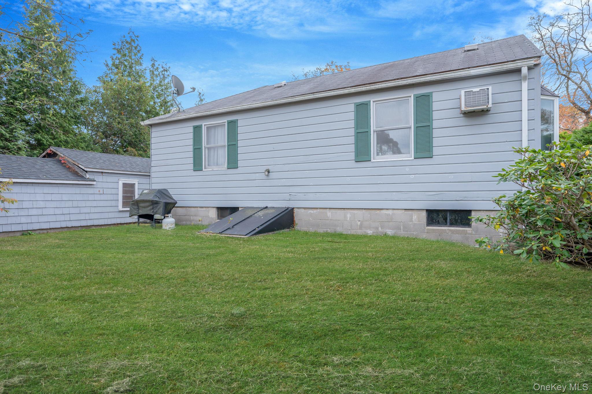 305 Terry Road, Smithtown, NY 11787