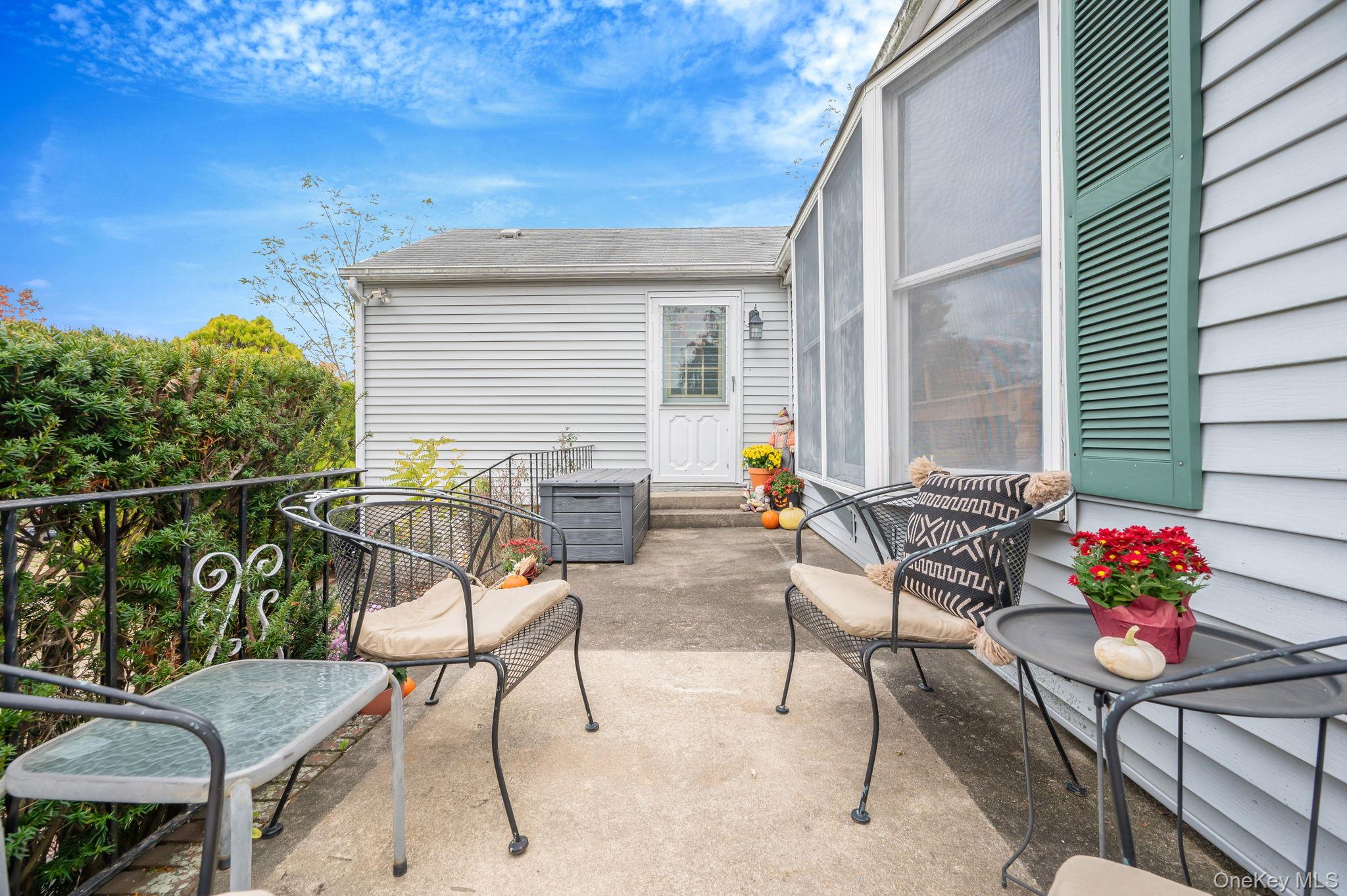 305 Terry Road, Smithtown, NY 11787