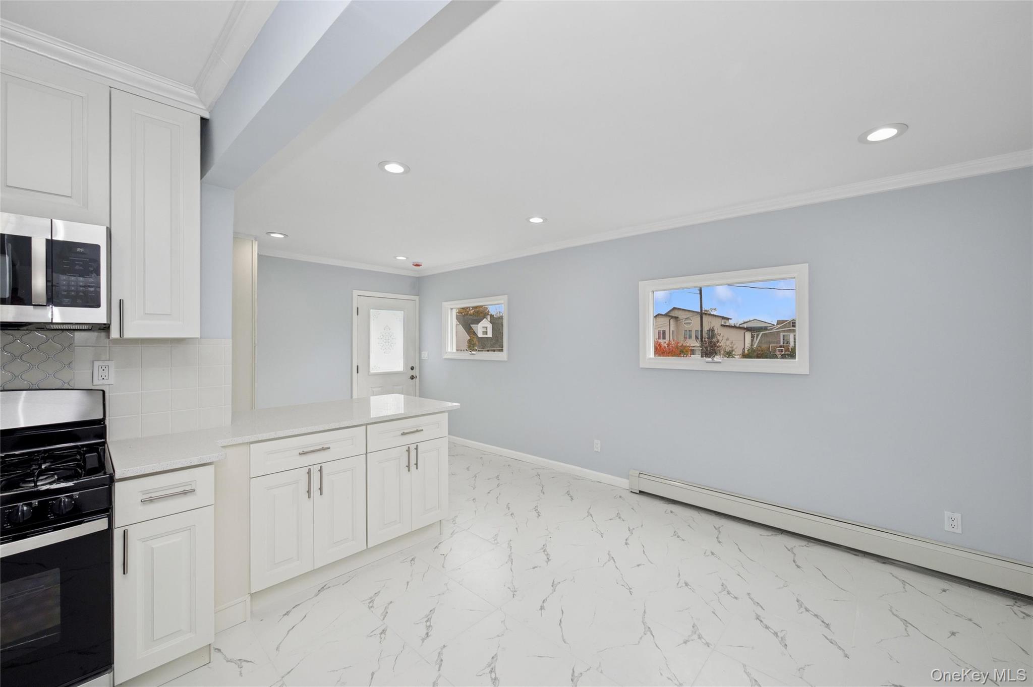 12 HewLett Point Avenue, East Rockaway, NY 11518