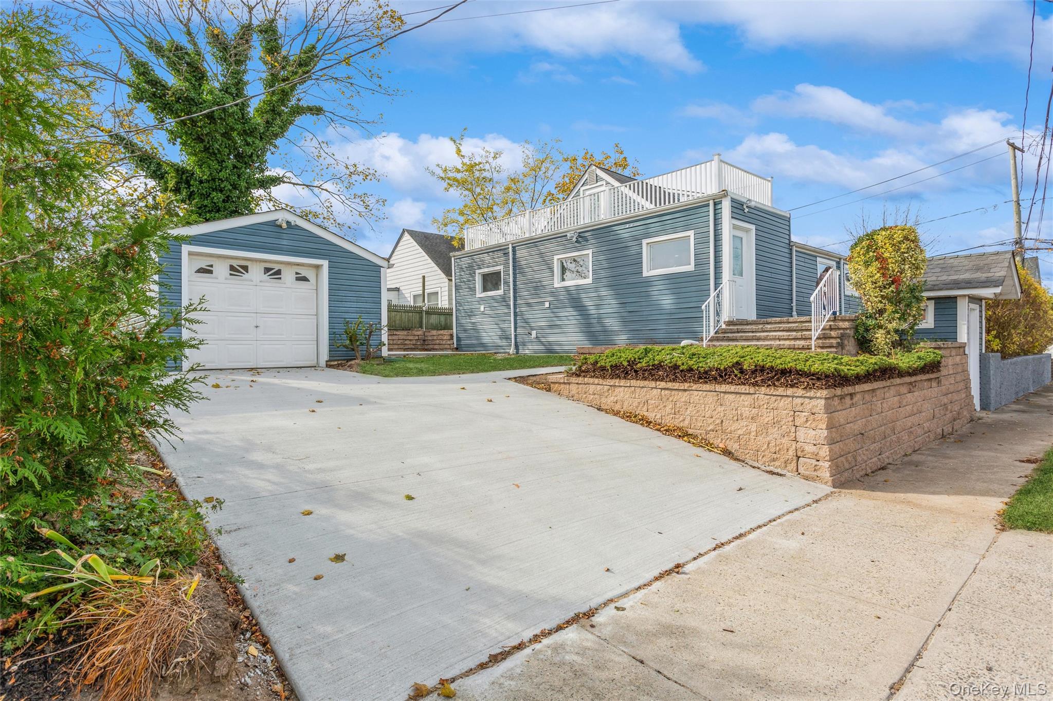 12 HewLett Point Avenue, East Rockaway, NY 11518