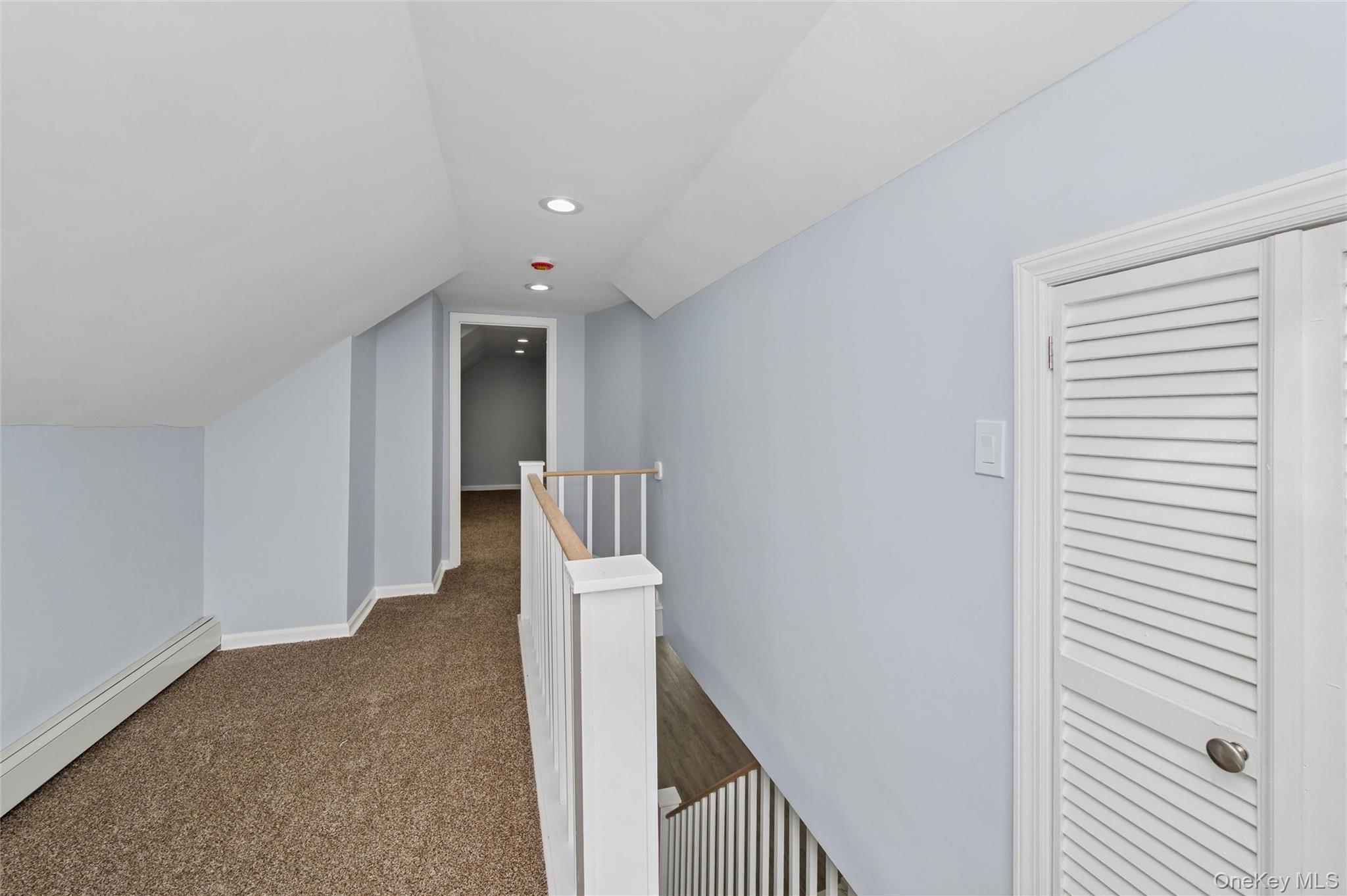 12 HewLett Point Avenue, East Rockaway, NY 11518