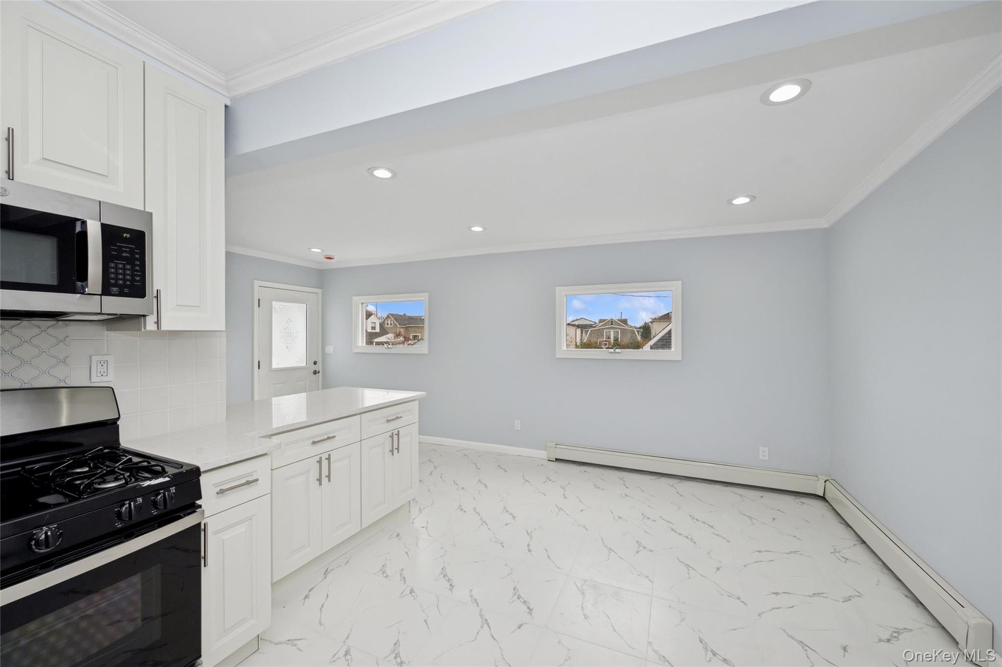 12 HewLett Point Avenue, East Rockaway, NY 11518