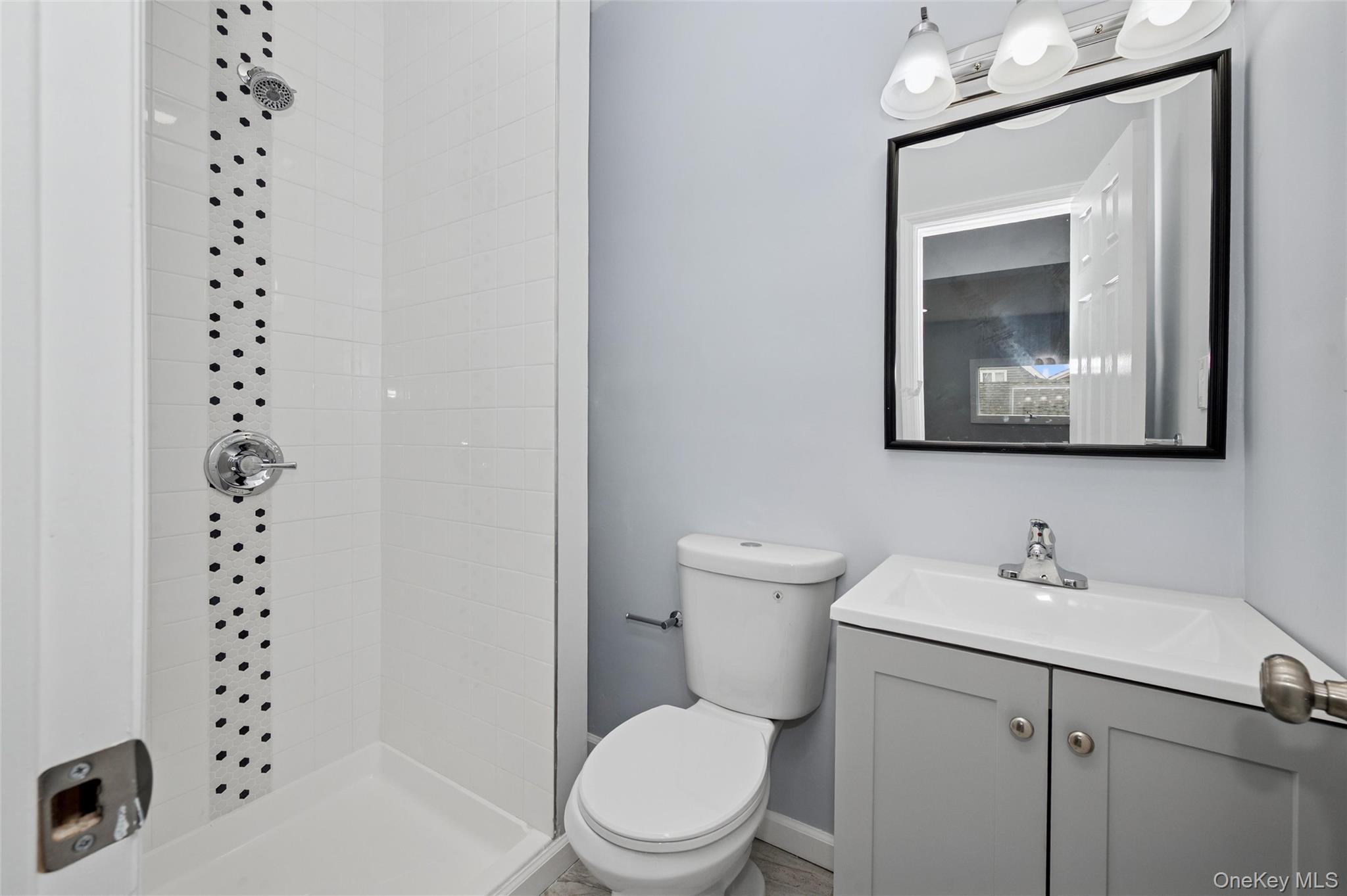 12 HewLett Point Avenue, East Rockaway, NY 11518