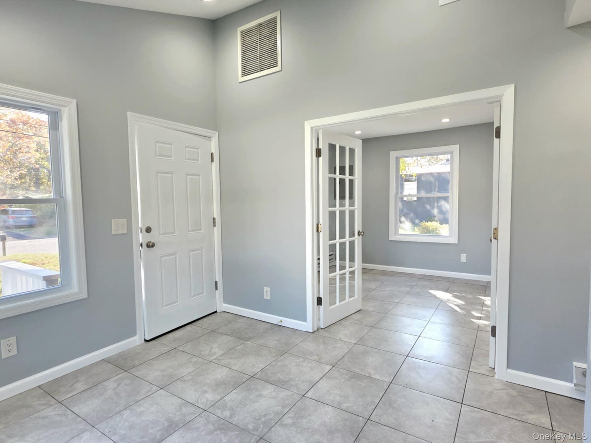 42 Oak Drive, Riverhead, NY 11901