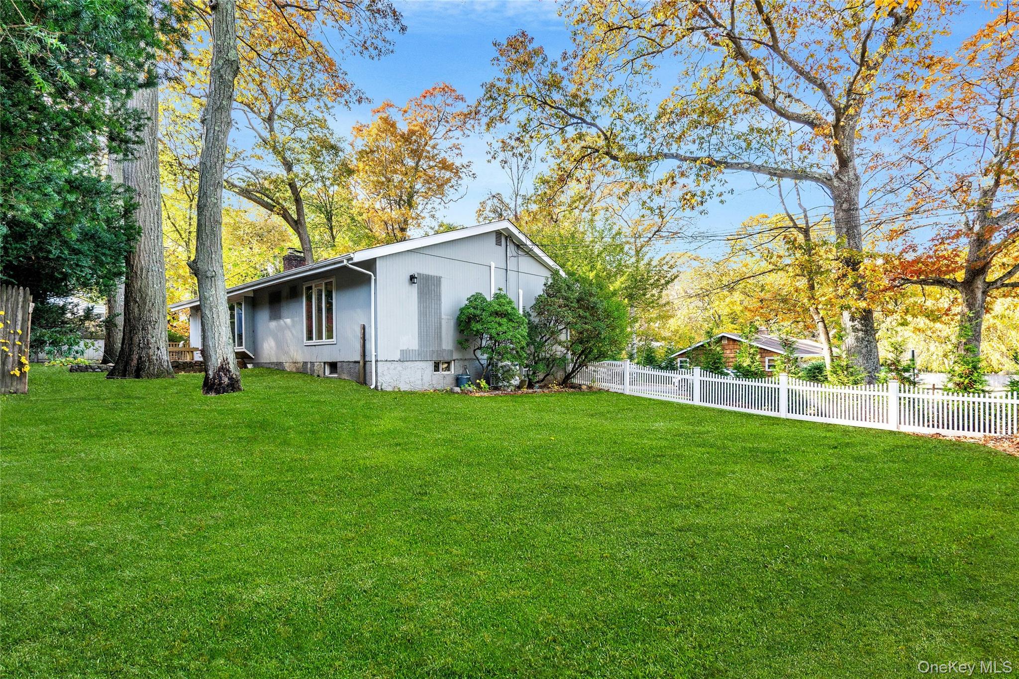 121 Grove Road, Kings Park, NY 11754