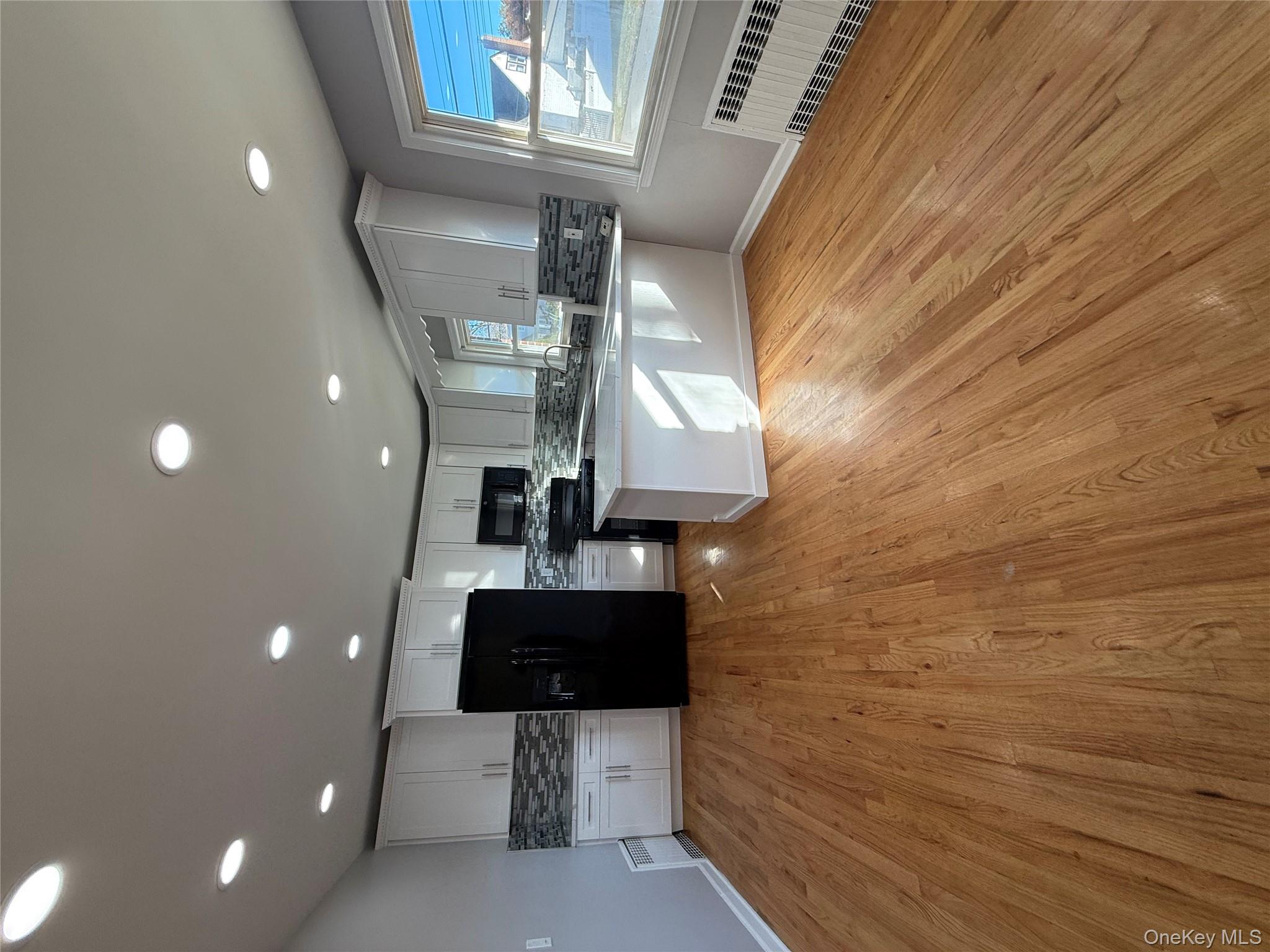 301 Copiague Place, Copiague, NY 11726