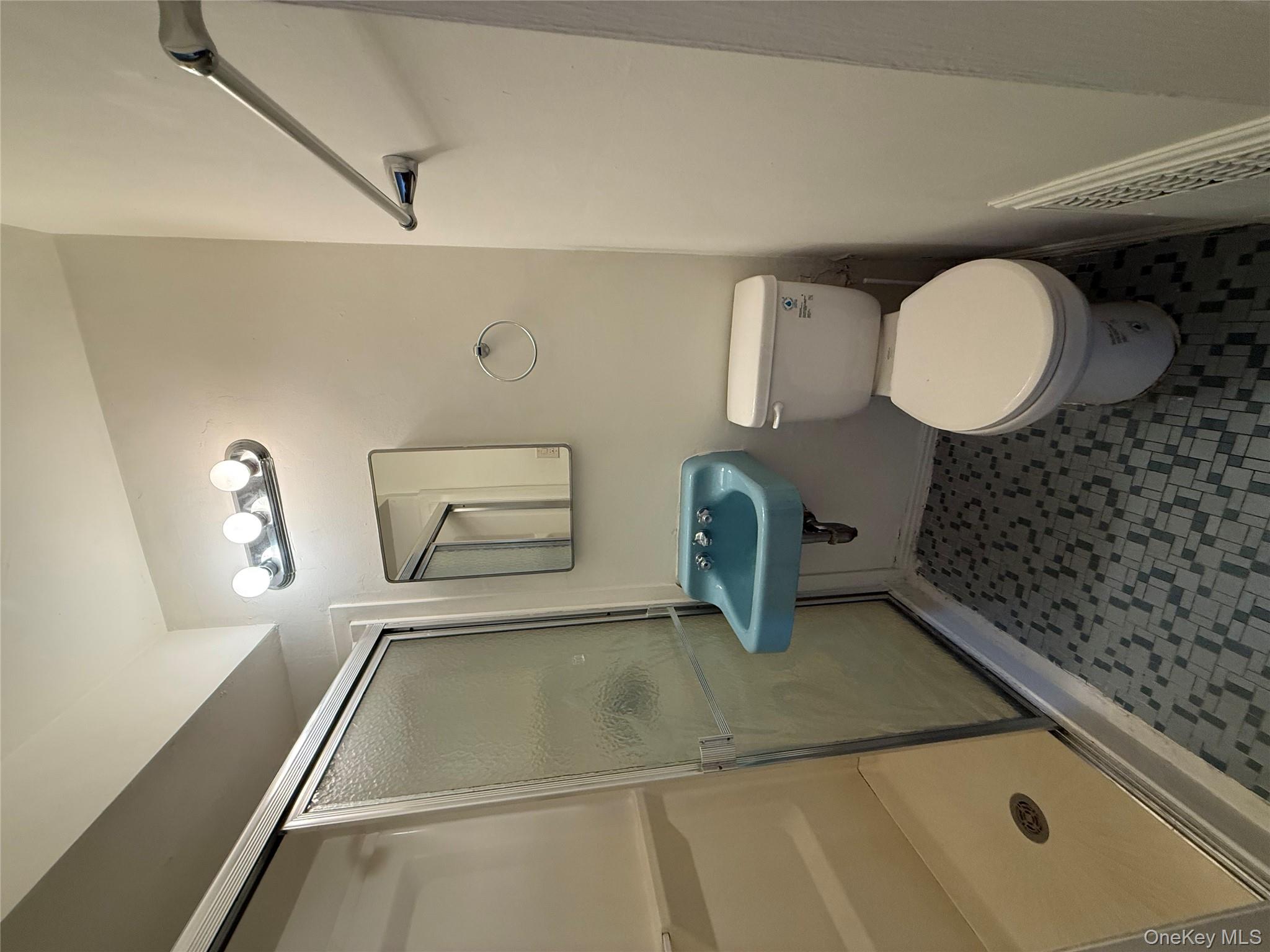 301 Copiague Place, Copiague, NY 11726