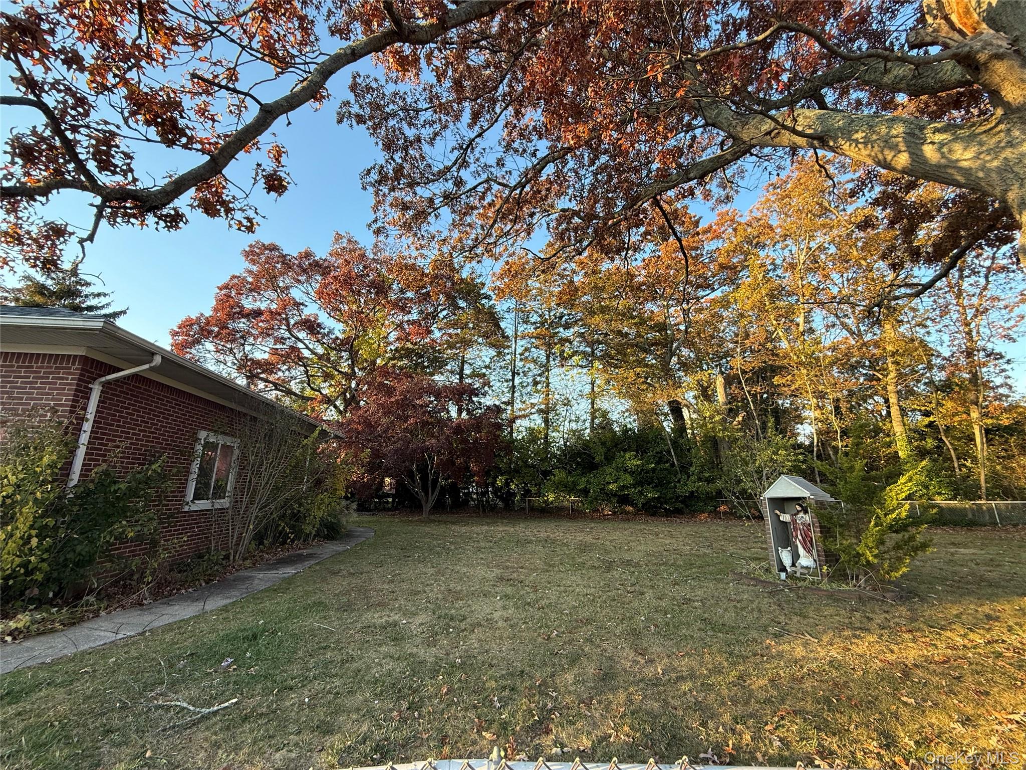 301 Copiague Place, Copiague, NY 11726