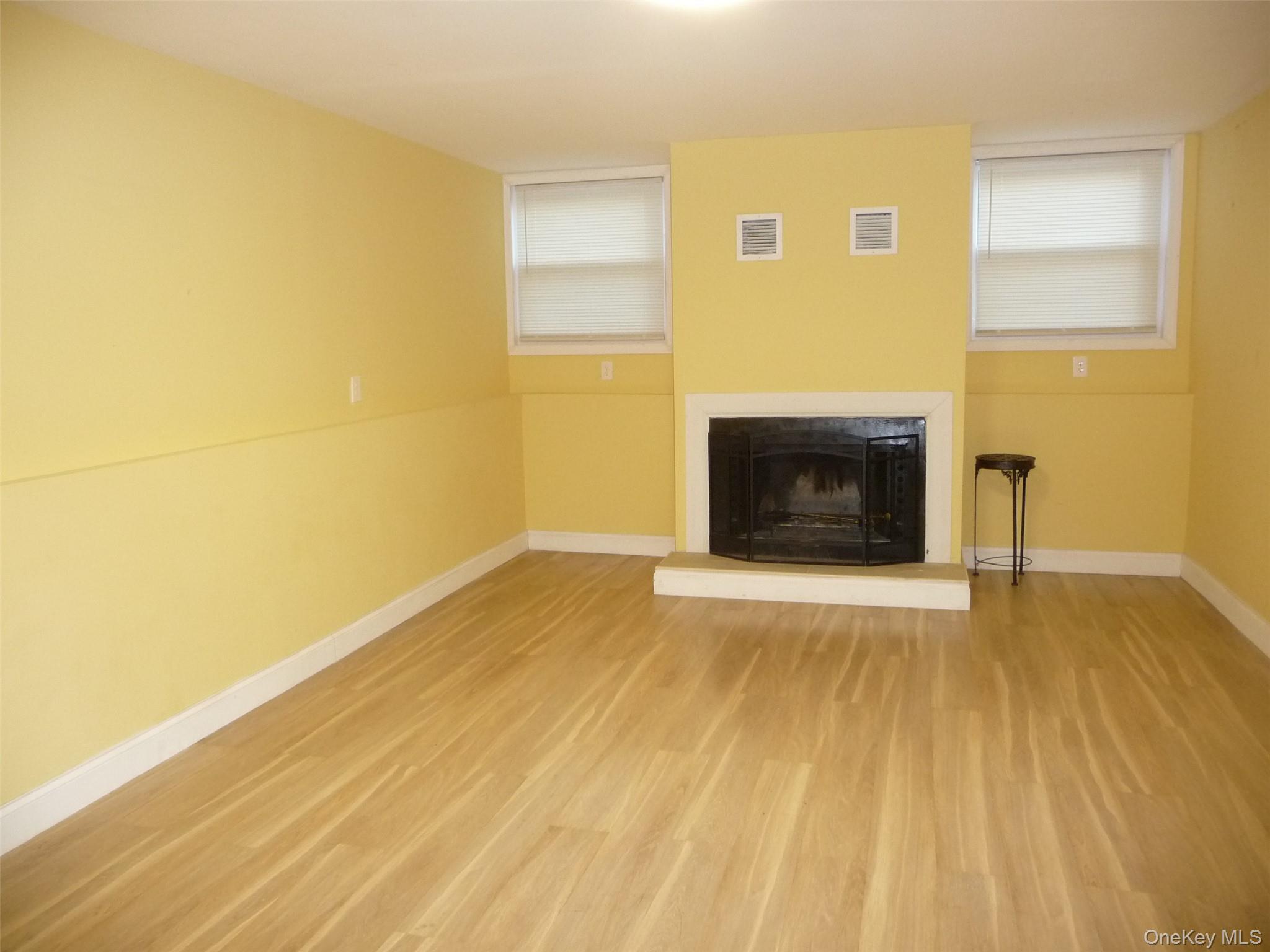 7 Weather Vane Way, Middletown, NY 10940