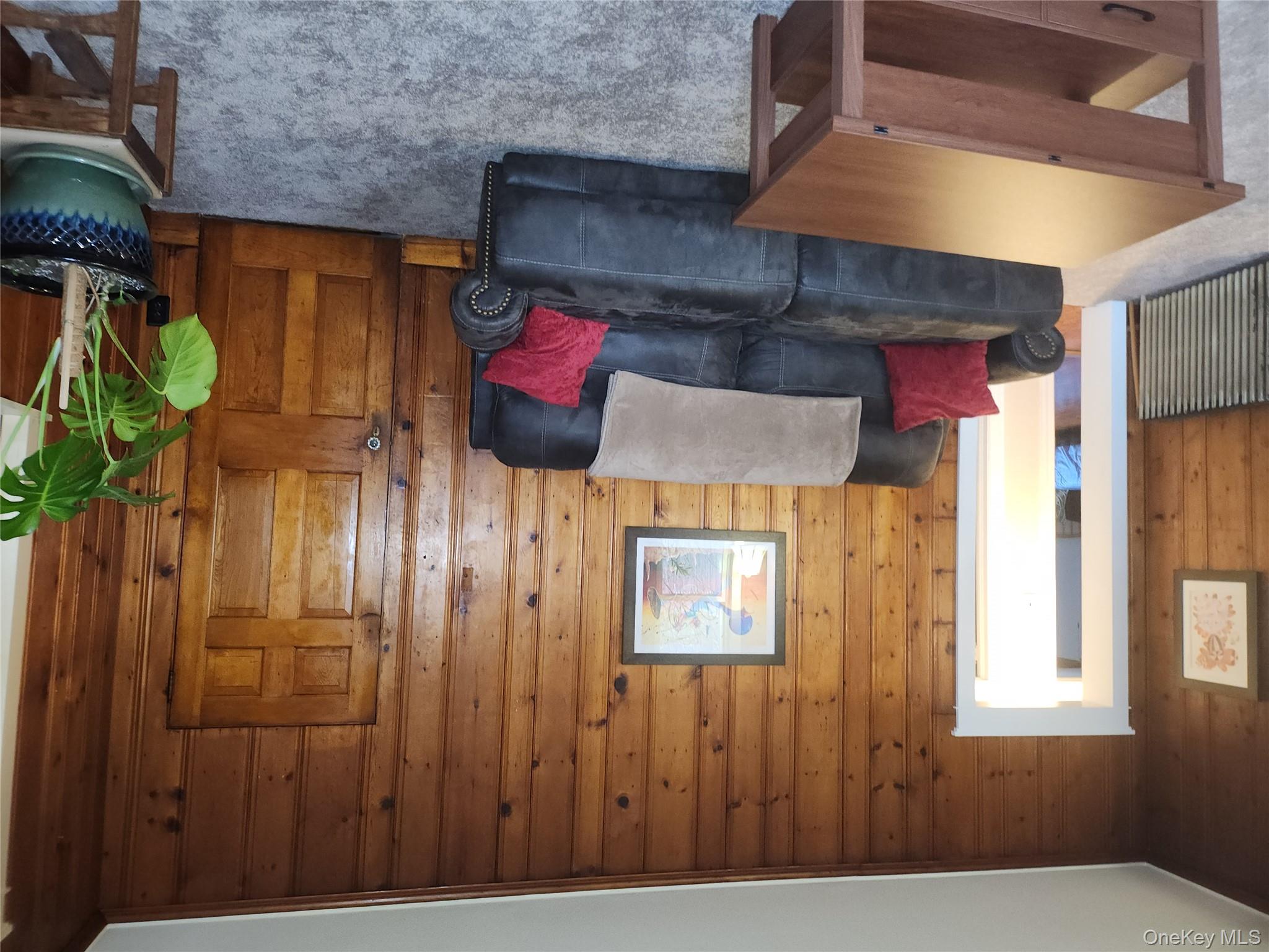 39 W Pine Road, Staatsburg, NY 12580