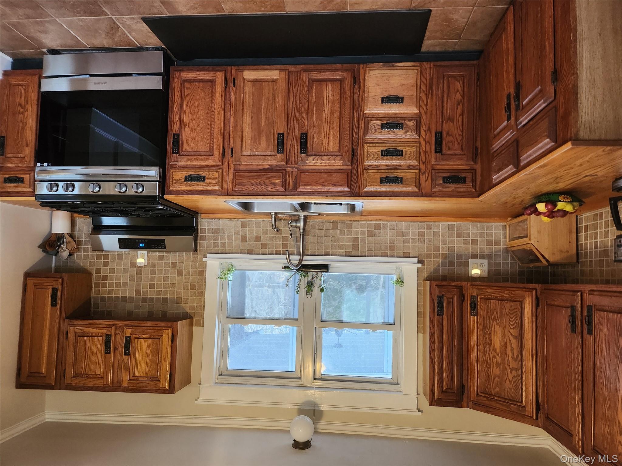 39 W Pine Road, Staatsburg, NY 12580