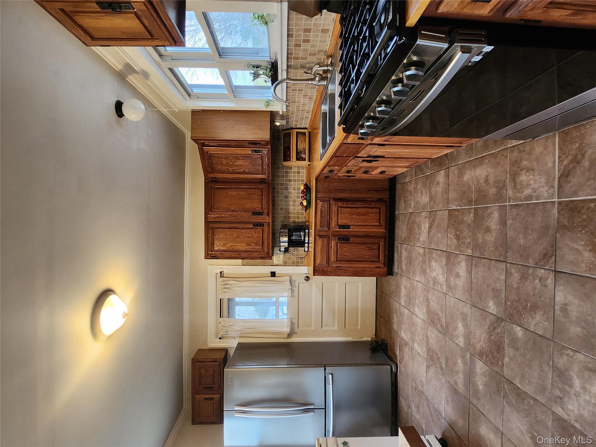 39 W Pine Road, Staatsburg, NY 12580