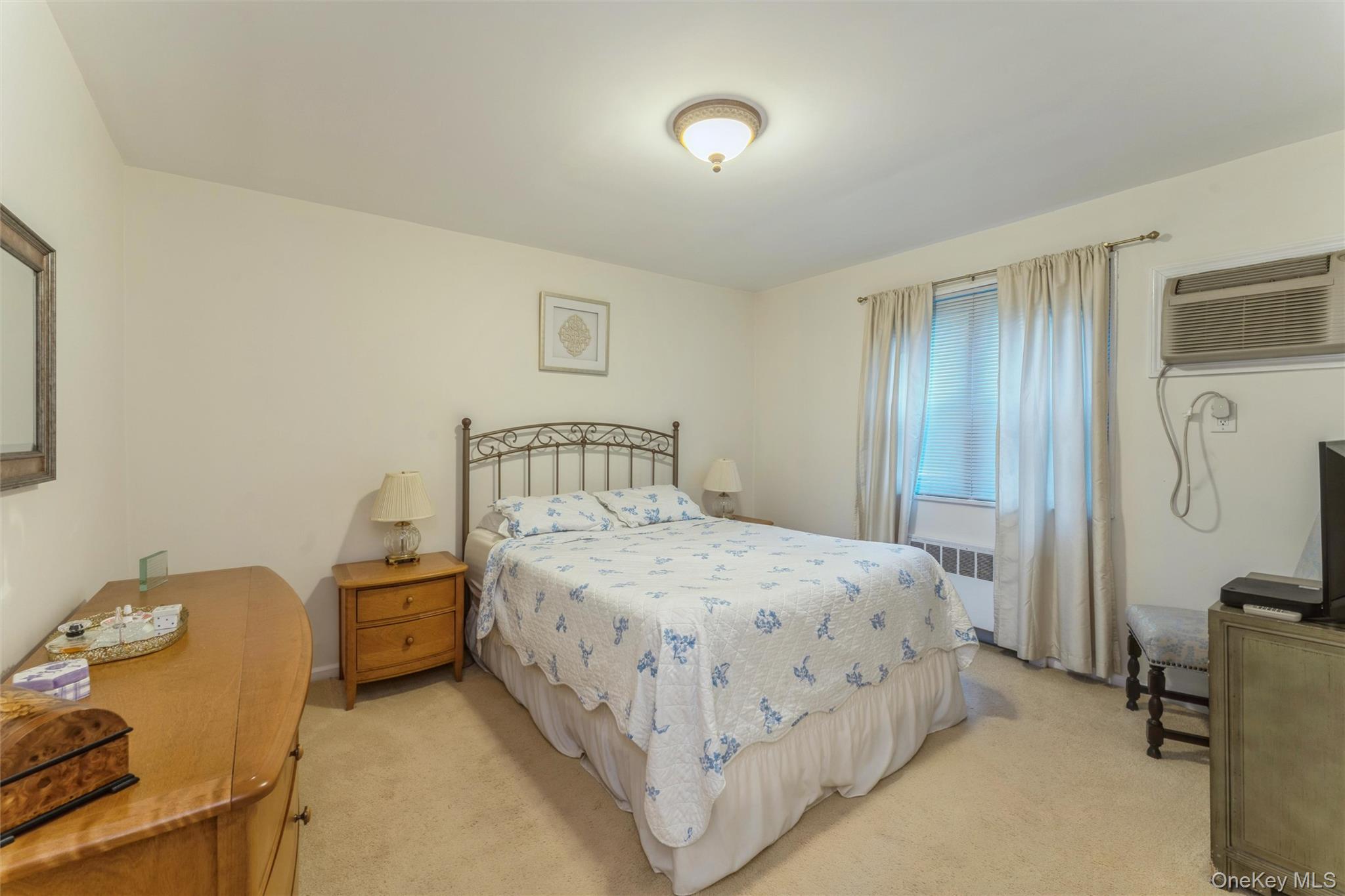 244-25 57th Drive # 6G, Douglaston, NY 11362