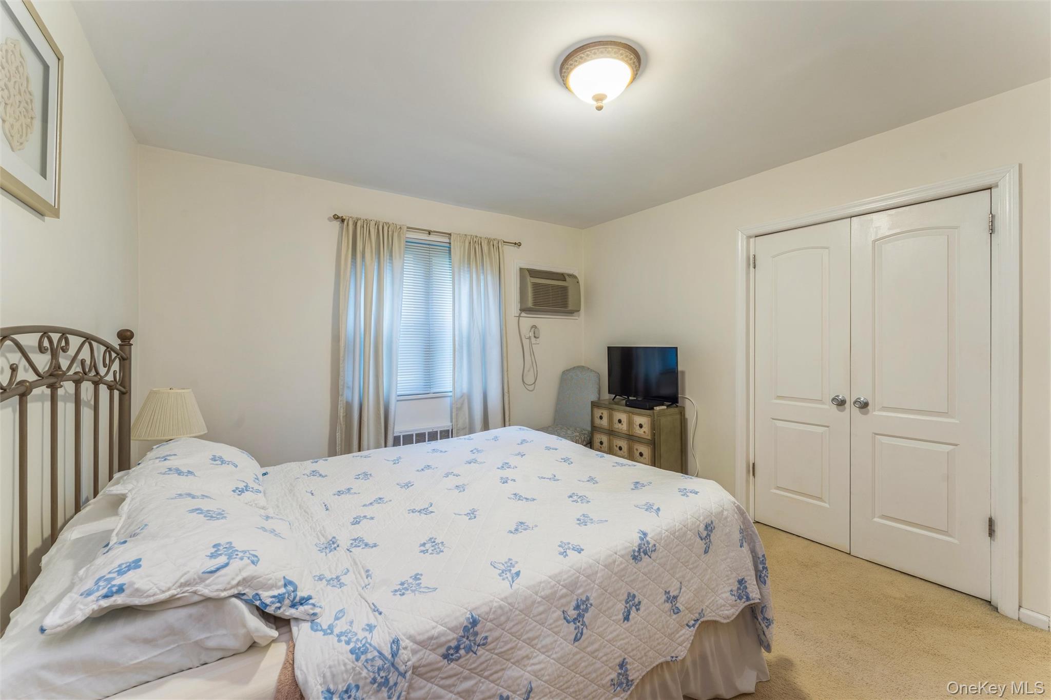 244-25 57th Drive # 6G, Douglaston, NY 11362