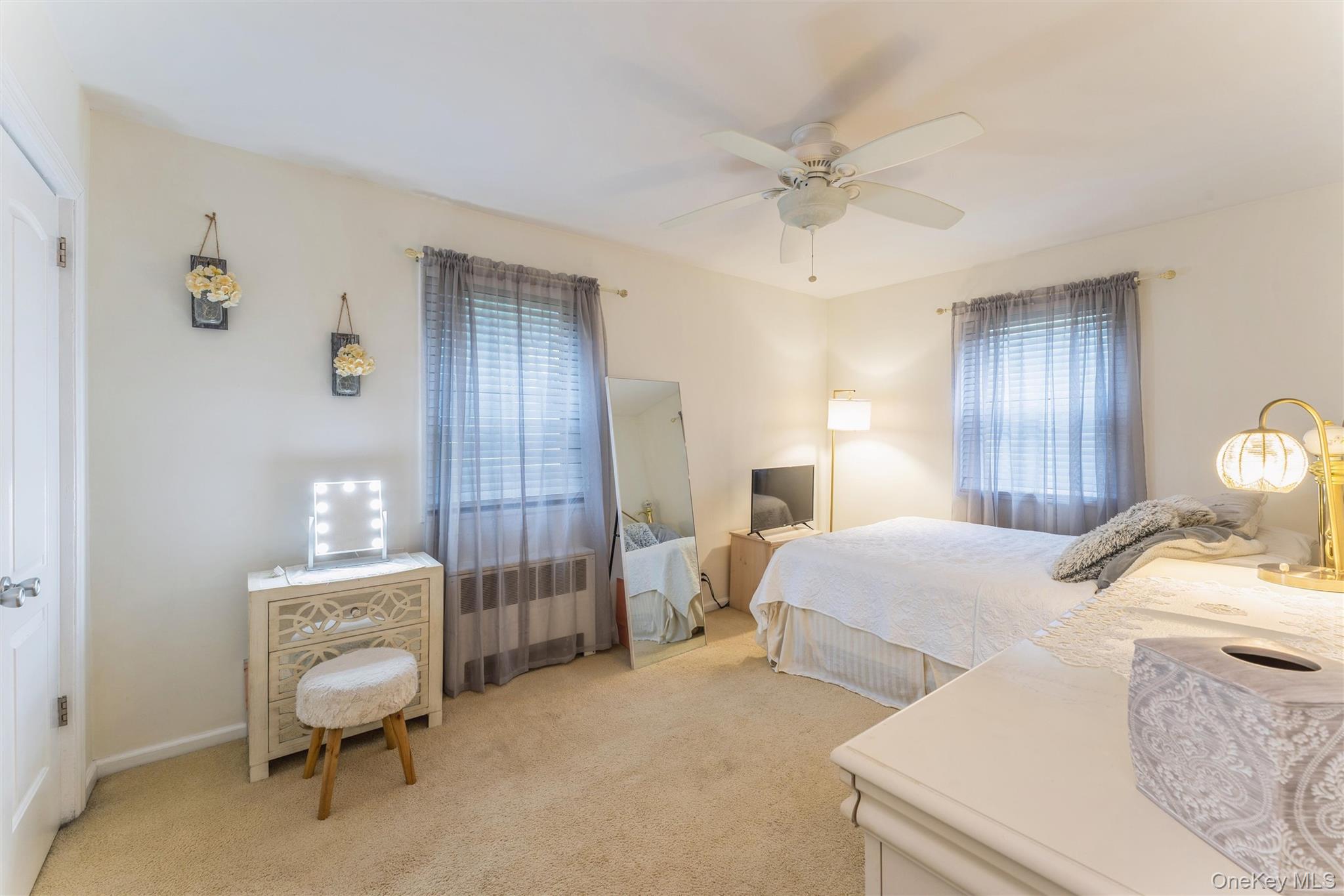 244-25 57th Drive # 6G, Douglaston, NY 11362